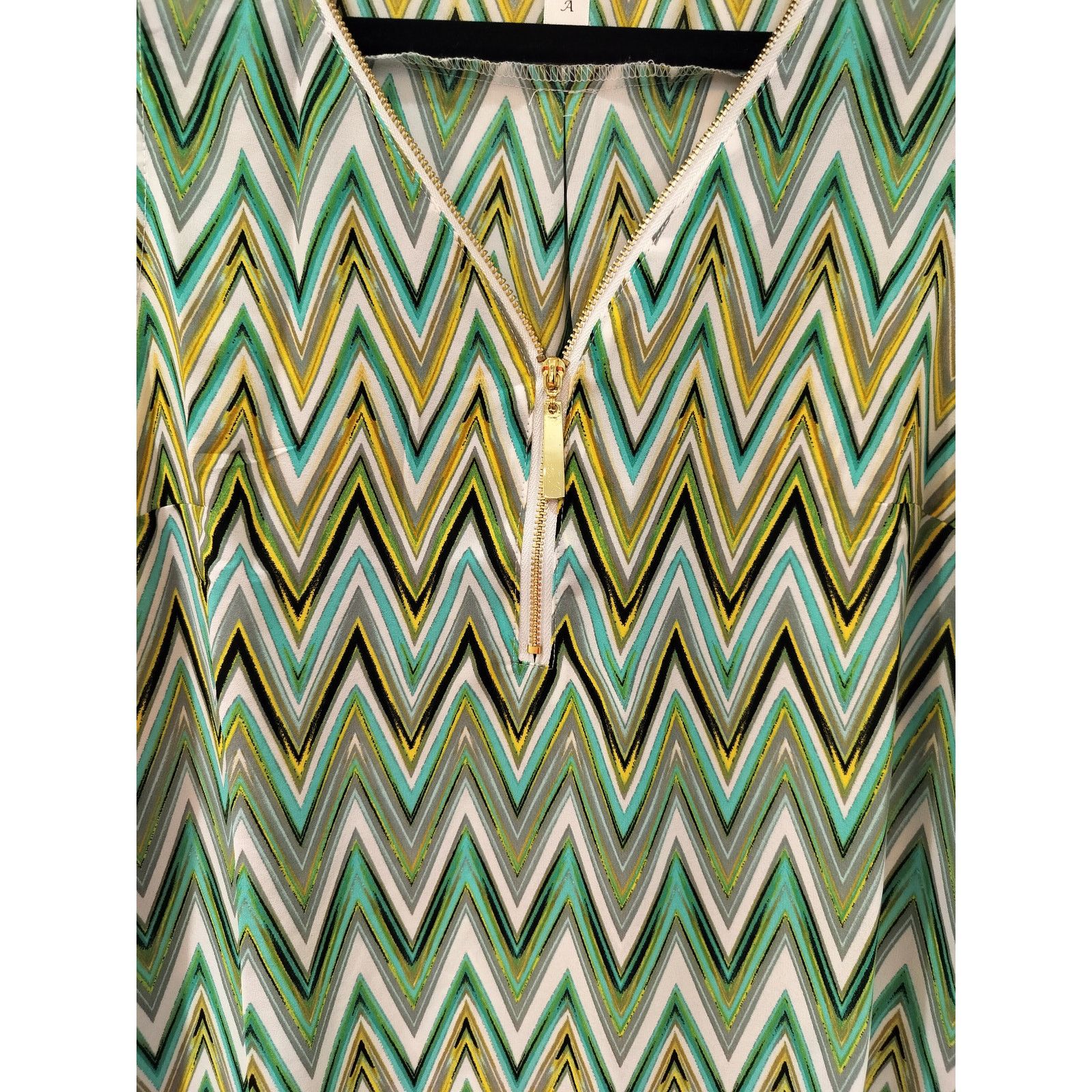 Other Tacera Women’s Small Green Chevron Sleeveless V-Neck Top Size S / US 4 / IT 40 - 2 Thumbnail