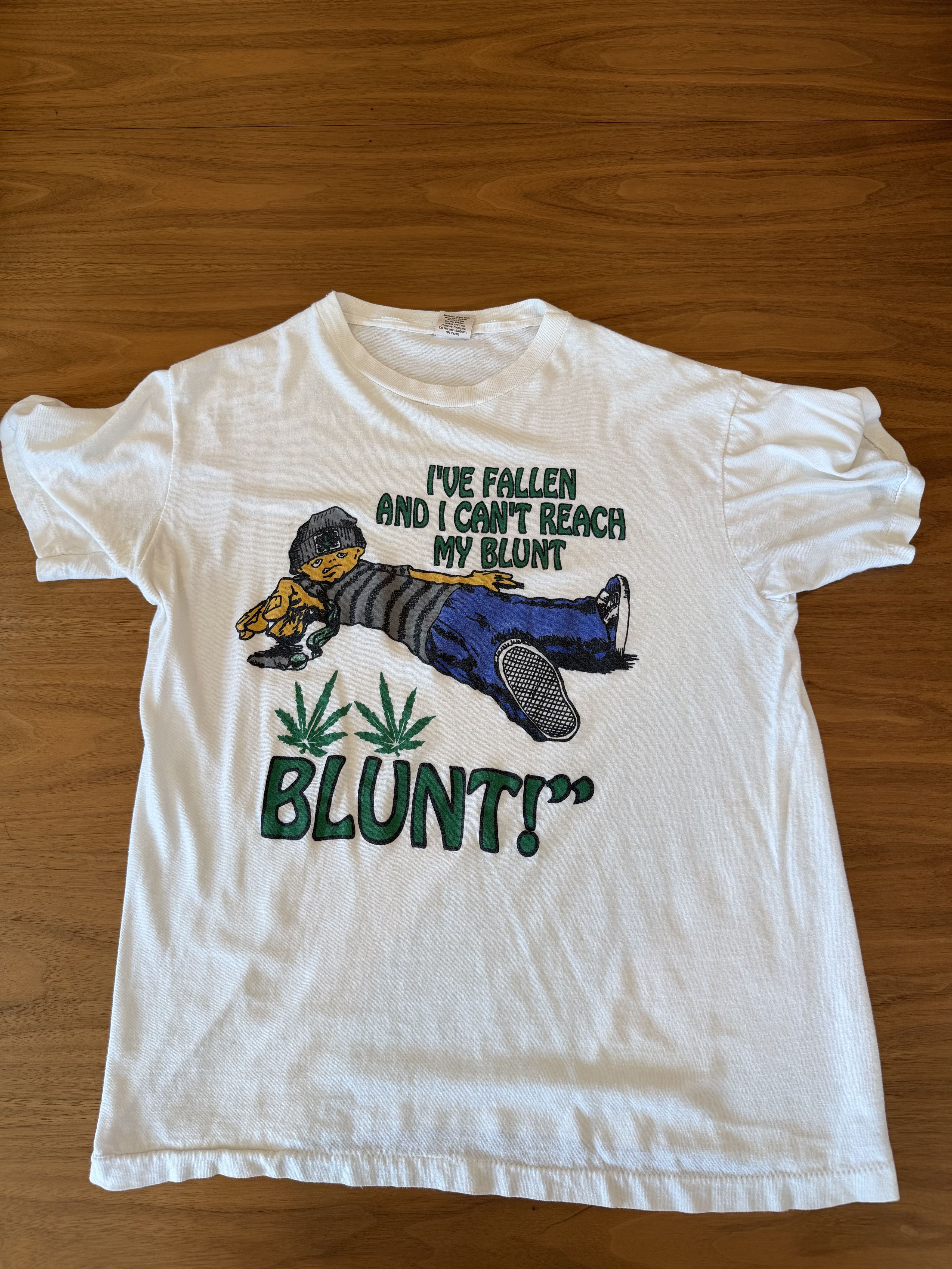 Vintage I've Fallen And I Can't Reach My Blunt 90's T Size US XL / EU 56 / 4 - 1 Thumbnail