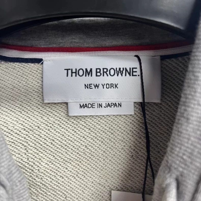 Thom Browne Thom browne The latest gray striped knitted pattern logo z Size US XS / EU 42 / 0 - 6 Thumbnail