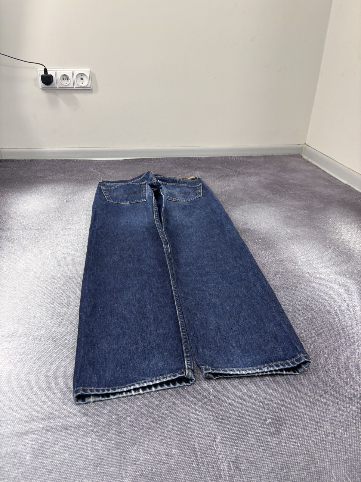 Levi's Vintage Levi’s 501 Men’s Faded Blue Denim Jeans Size US 34 / EU 50 - 3 Thumbnail