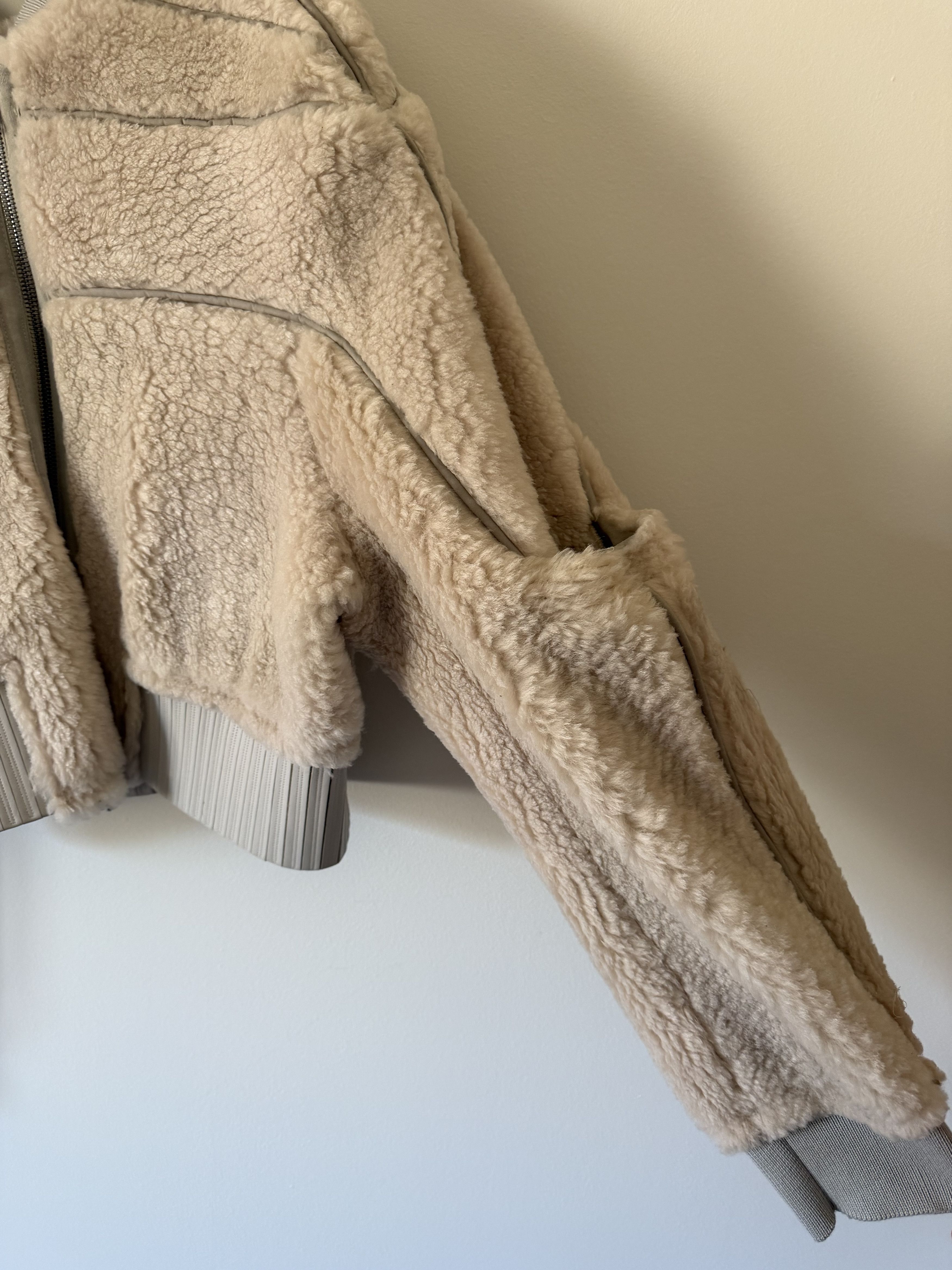 Rick Owens Rick Owens Girdered Reversible Shearling Bomber in White Size US L / EU 52-54 / 3 - 4 Thumbnail