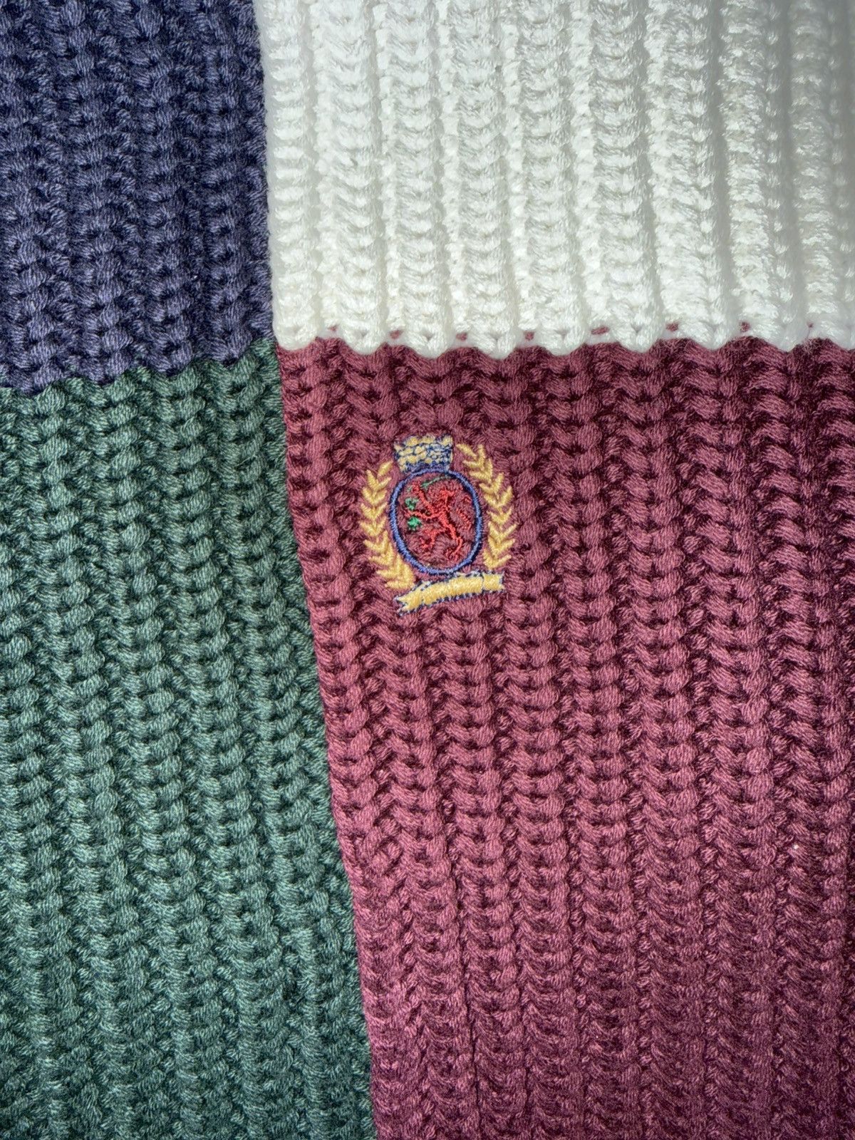 Tommy Hilfiger Vintage 90s Tommy Hilfiger Patchwork Crest Cotton Sweater Size US XL / EU 56 / 4 - 3 Thumbnail