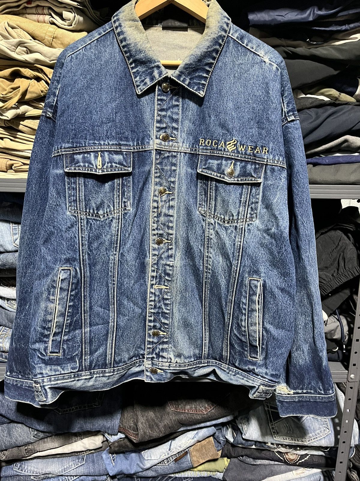 JNCO × Rocawear × Vintage Crazy Vintage Y2K Rocawear Hip-Hop Denim Trucker Jacket Size US XL / EU 56 / 4 - 3 Thumbnail