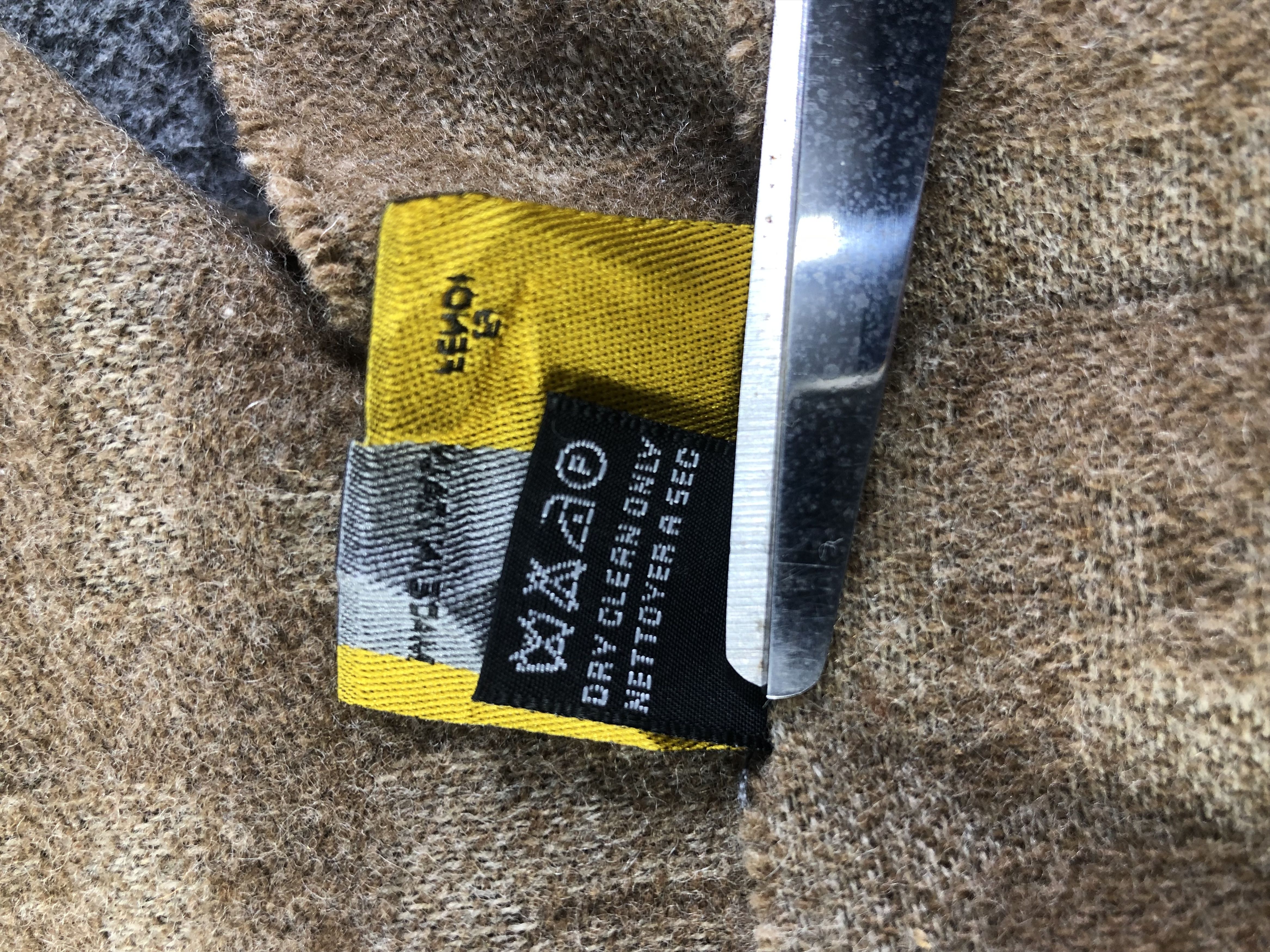 Fendi Fendi Cashmere Scarf / Muffler / Neckwear SS1402 Size ONE SIZE - 8 Thumbnail