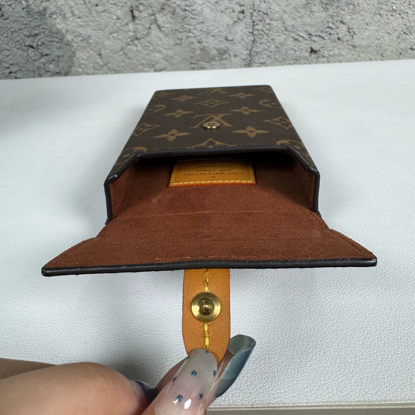 Louis Vuitton Louis Vuitton Cigar Box 99 New Size ONE SIZE - 6 Thumbnail