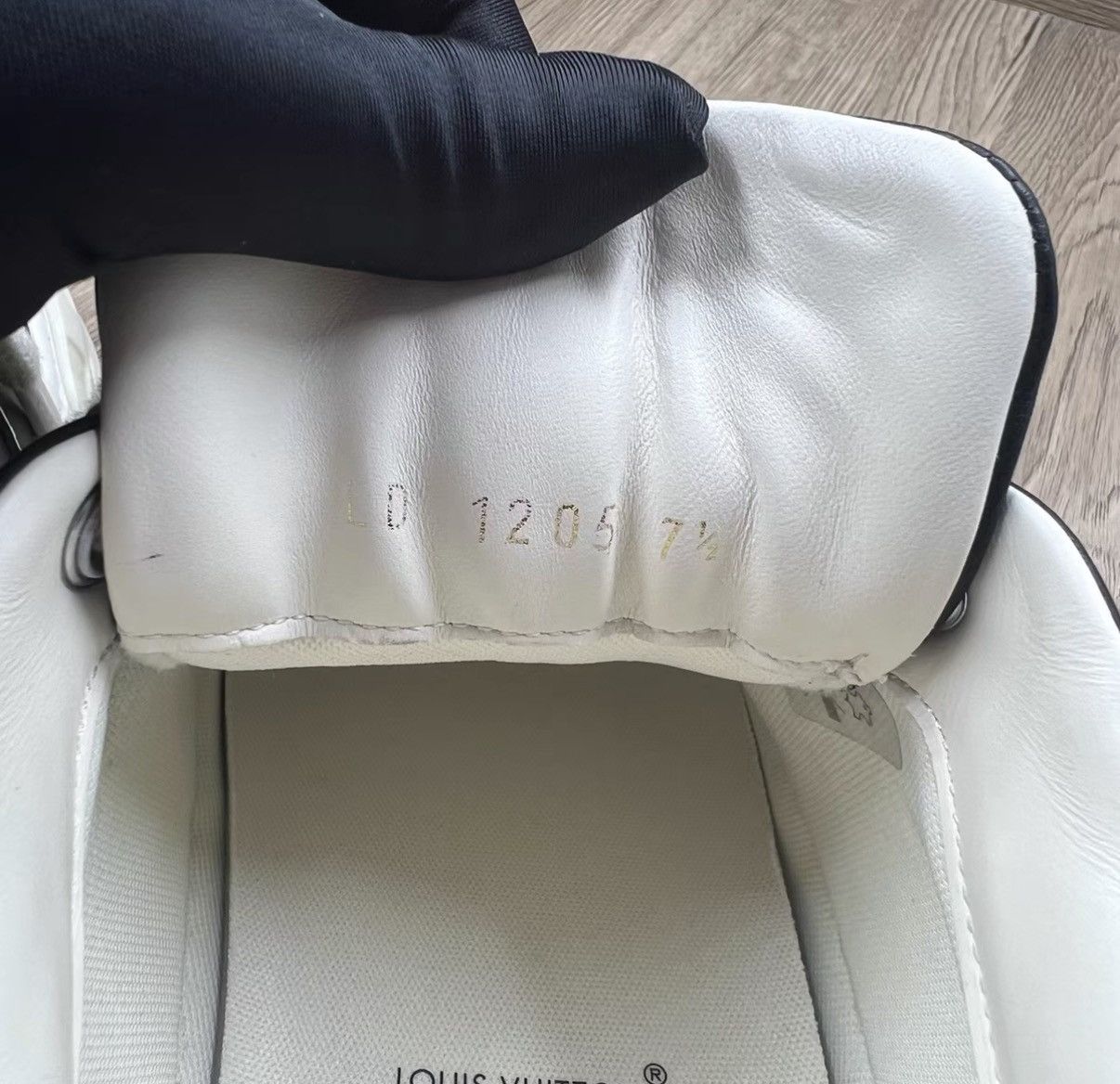 Louis Vuitton Louis Vuitton LV Tilted Black Biscuit Sneakers J41 Size US 8.5 / EU 41-42 - 4 Thumbnail