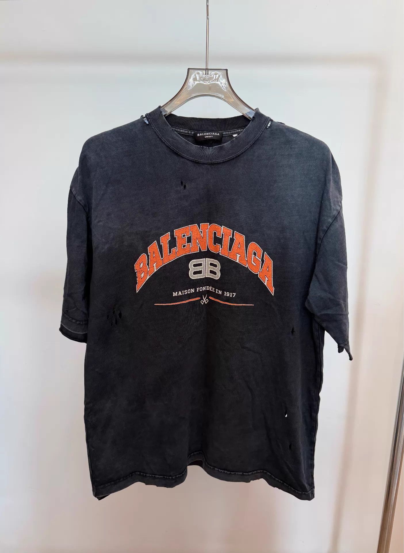 Balenciaga Balenciaga BB cracked wash oversized SL tee m blk S Size US S / EU 44-46 / 1 - 1 Thumbnail