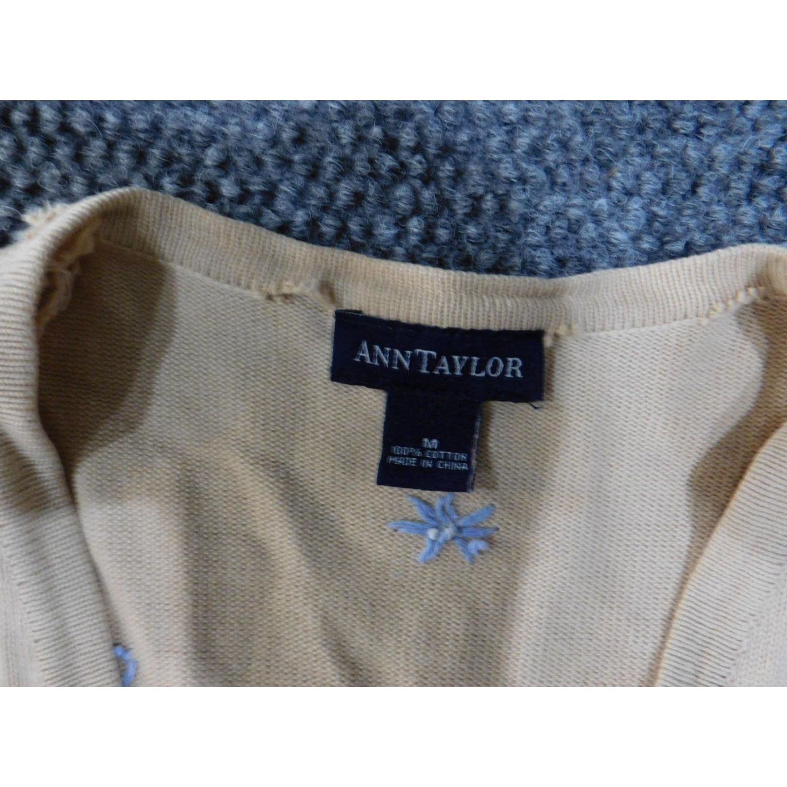 Ann Taylor Ann Taylor Cardigan Womens Medium Beige Floral Embroidered Button-Up Sweater Size M / US 6-8 / IT 42-44 - 6 Thumbnail