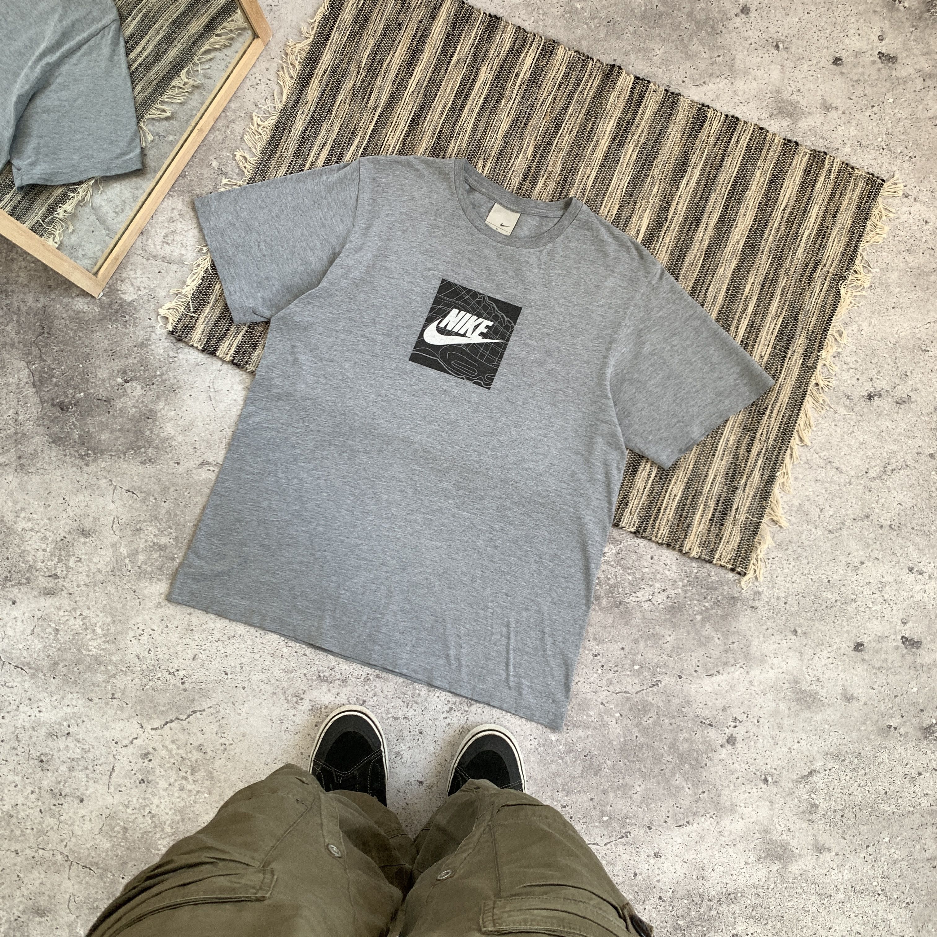 Nike Vintage Nike 90s Graphic Air Max Grey Tee Shirt Size US L / EU 52-54 / 3 - 1 Thumbnail