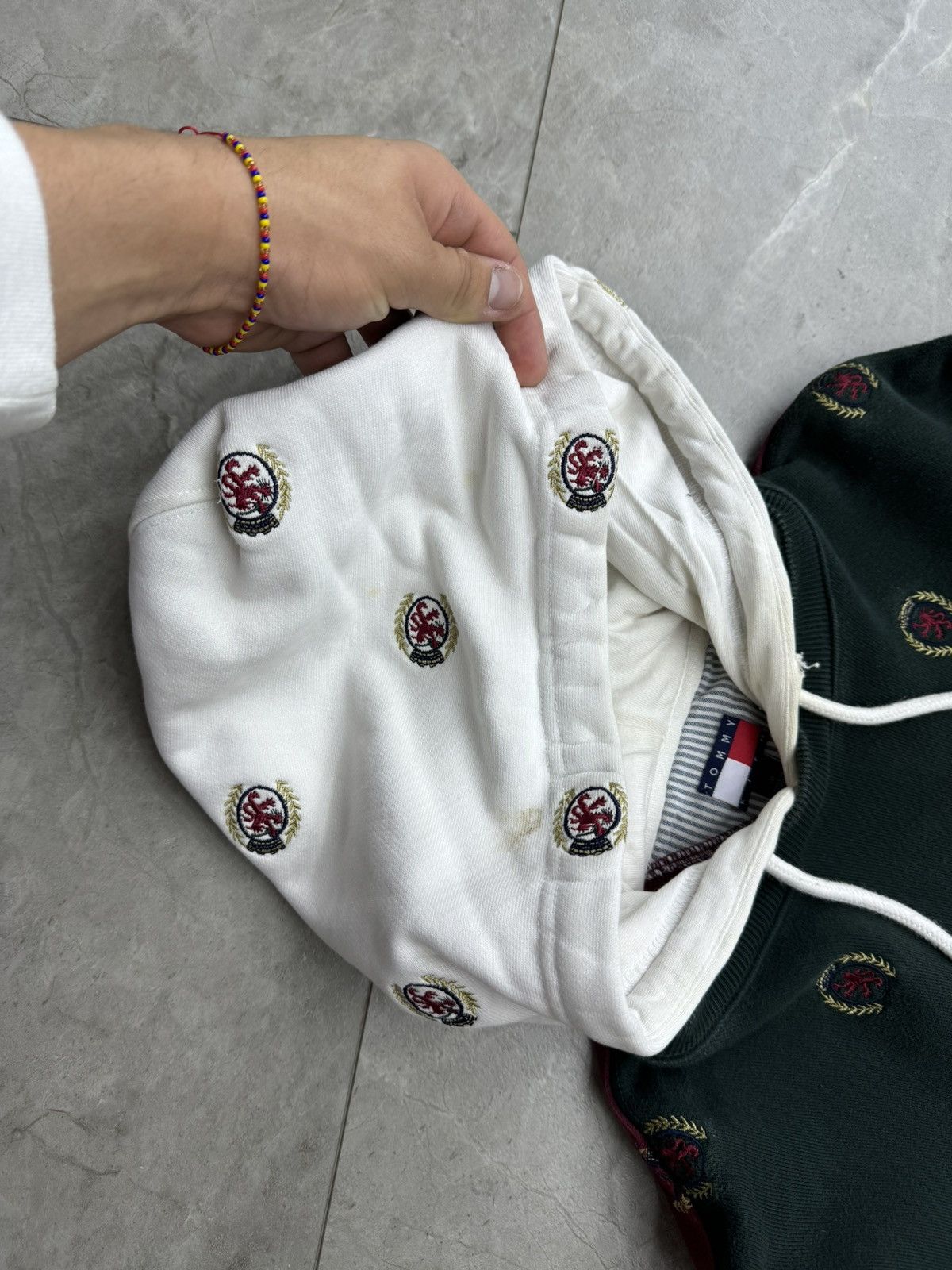 Kith × Tommy Hilfiger Kith x Tommy Hilfiger Full Embroidered Crest Logo Hoodie Size US S / EU 44-46 / 1 - 7 Thumbnail