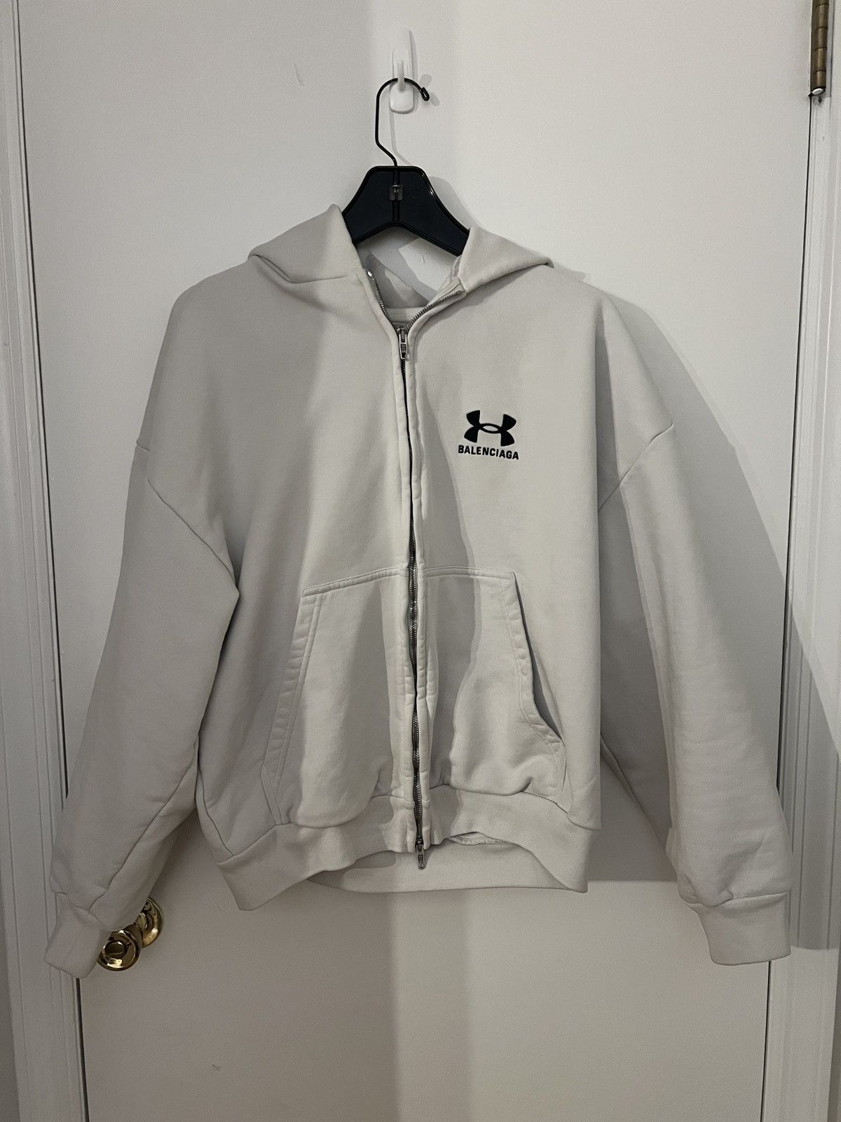 BALENCIAGA×UNDER ARMOUR ジップアップフーディー BALENCIAGA】UNDER ARMOUR ジップアップ フーディ (BALENCIAGA