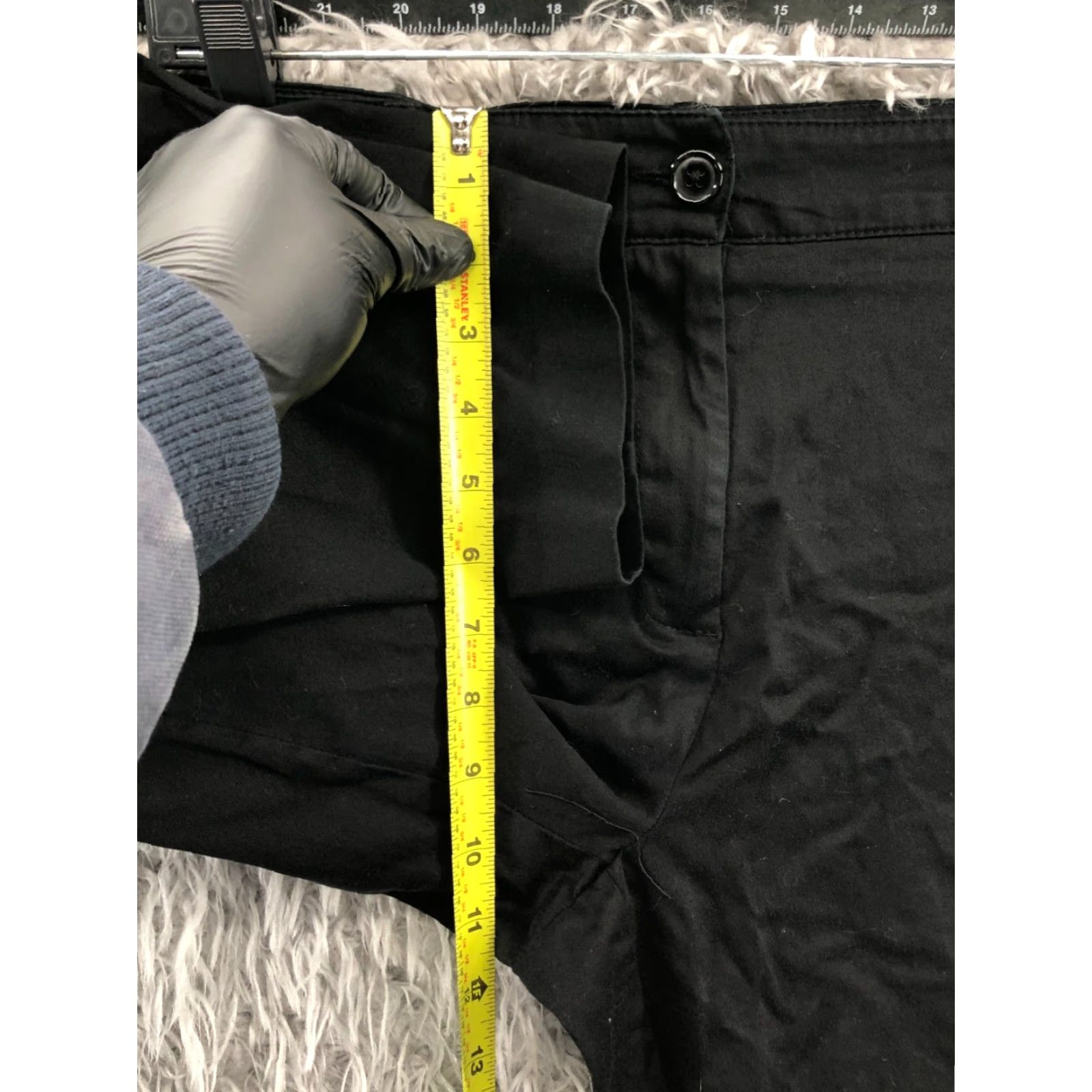 Vintage Counterparts Capri Pants Size 12 Womens Mid Rise Black Capri Pants Women's Size 12 Black Capris Mid Rise/Elastic Waist/Pockets/Stretch Size 34" / US 12 / IT 48 - 4 Thumbnail