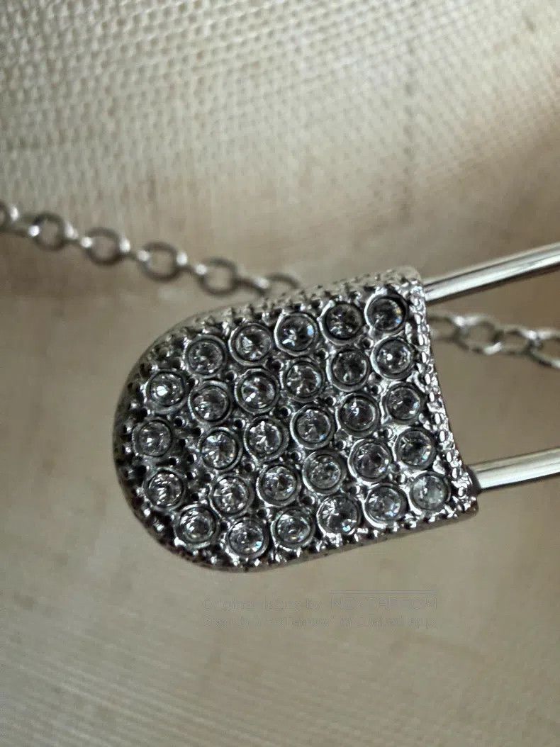 Vivienne Westwood Vivienne Westwood Christmas Heart Pin Watch Necklace Size ONE SIZE - 5 Thumbnail