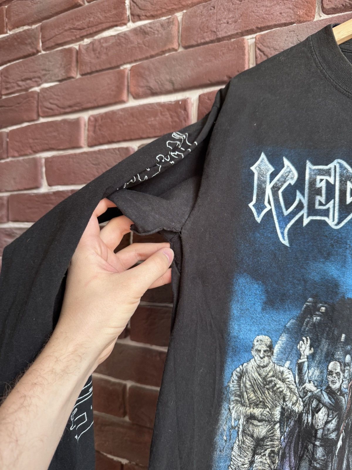 Band Tees Iced Earth 2001 Horror Show Vintage Metal Band Tee 00s L Size US L / EU 52-54 / 3 - 7 Thumbnail
