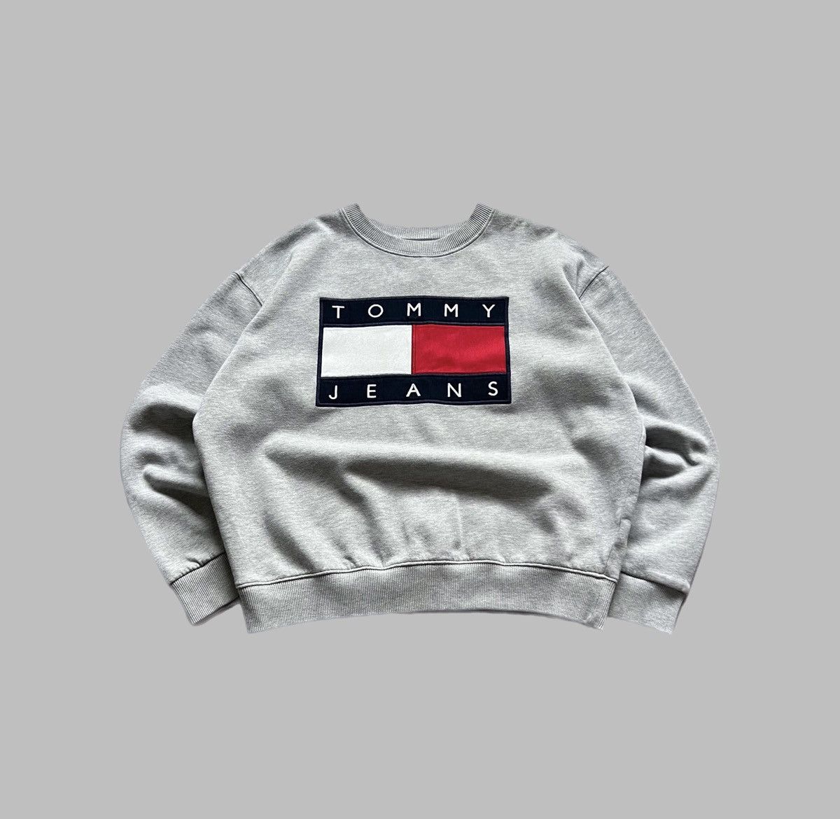 Tommy Hilfiger × Vintage Vintage Tommy Hilfiger Sweatshirt Big Logo Y2K 90s Size US M / EU 48-50 / 2 - 1 Thumbnail
