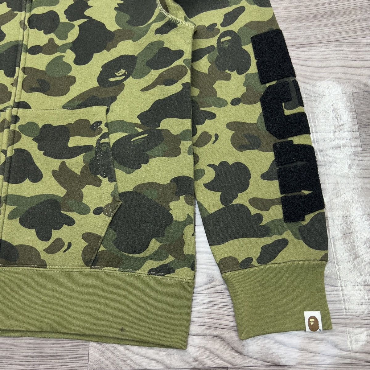 Bape Bape Shark Hoodie With Removable Patches Size L Size US L / EU 52-54 / 3 - 18 Thumbnail