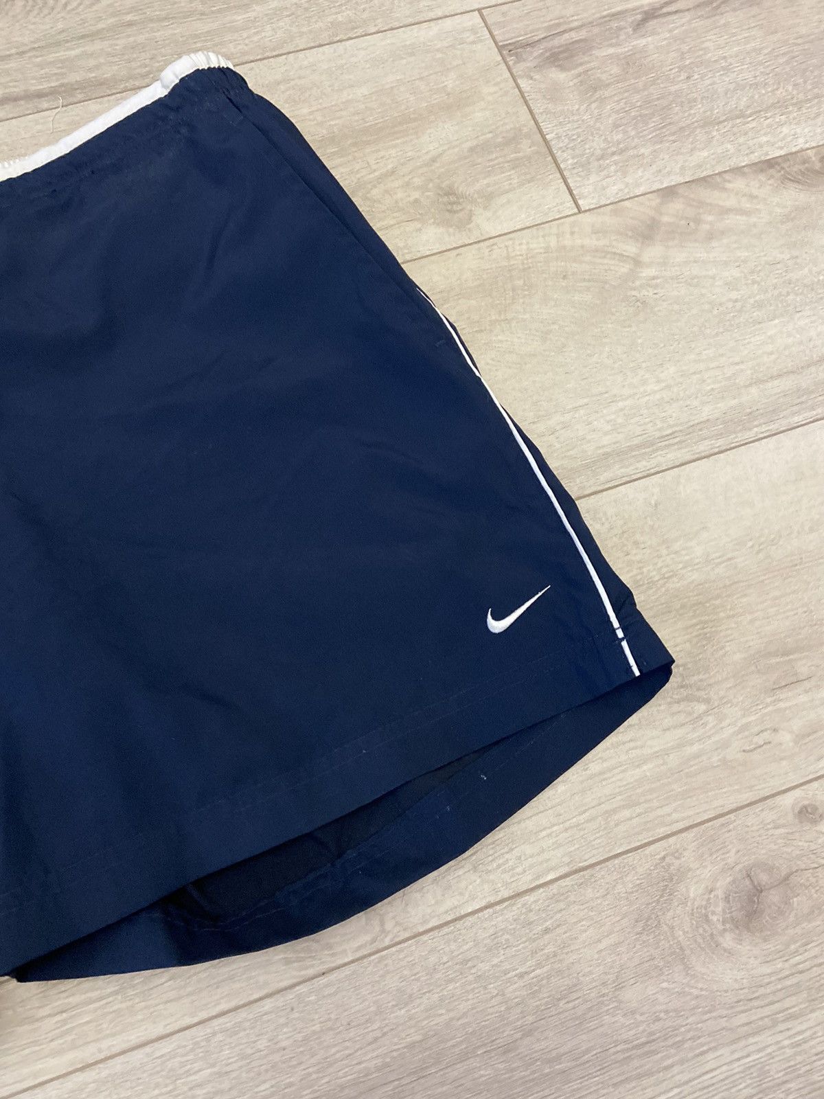 Nike × Vintage Nike Vintage Shorts 90’s logo Hype style Size US 34 / EU 50 - 2 Thumbnail
