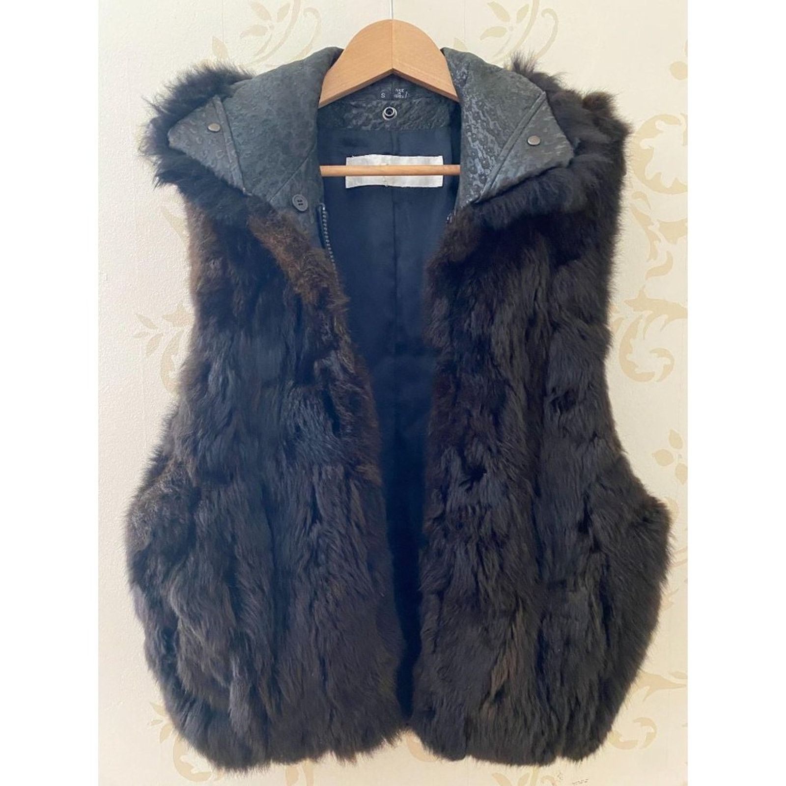 Andrew Marc Andrew Marc Fur Vest Jacket with Leather Trim - st Size US M / EU 48-50 / 2 - 1 Thumbnail