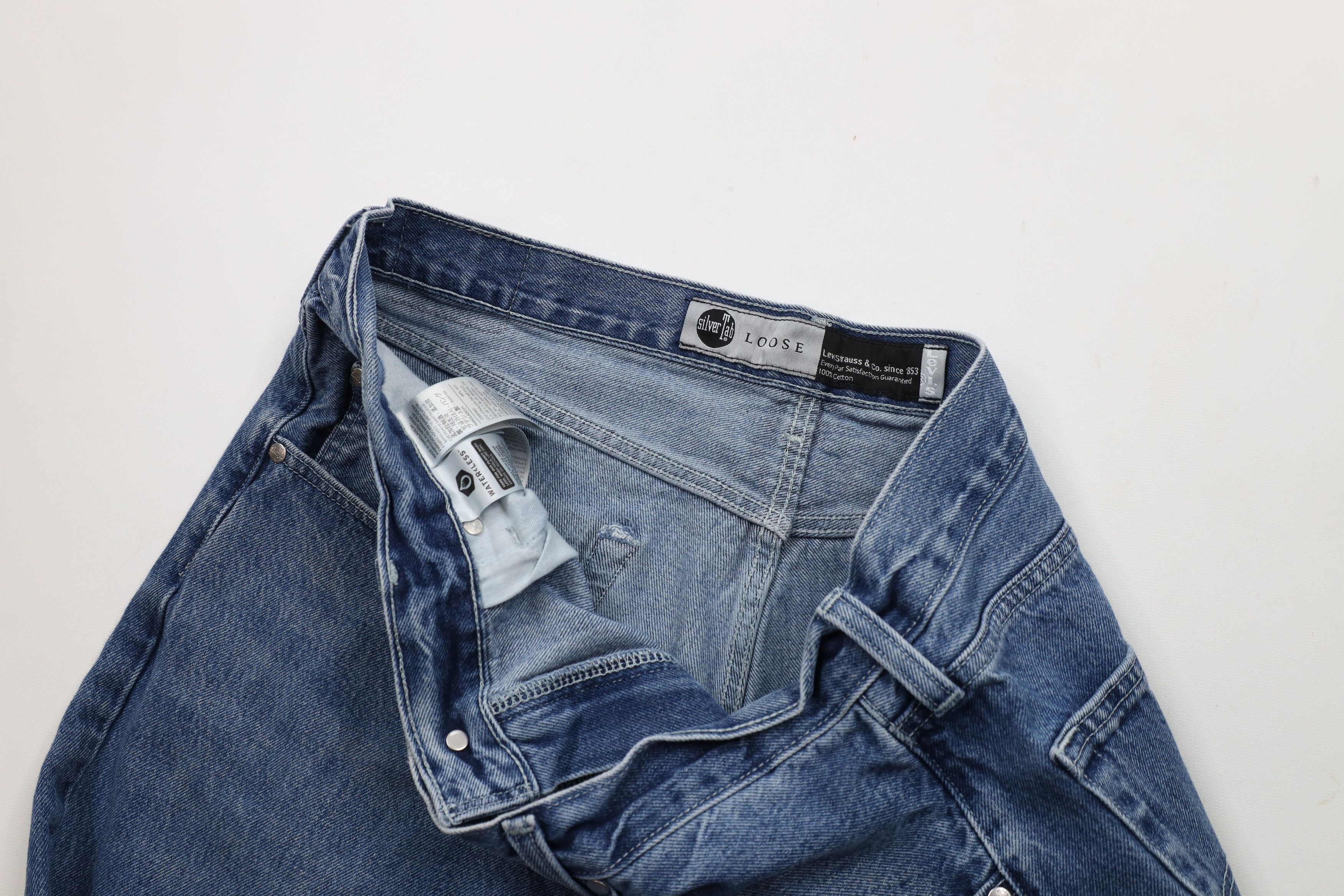 Vintage Y2K Levis SilverTab Loose Wide Leg Denim Jeans Blue