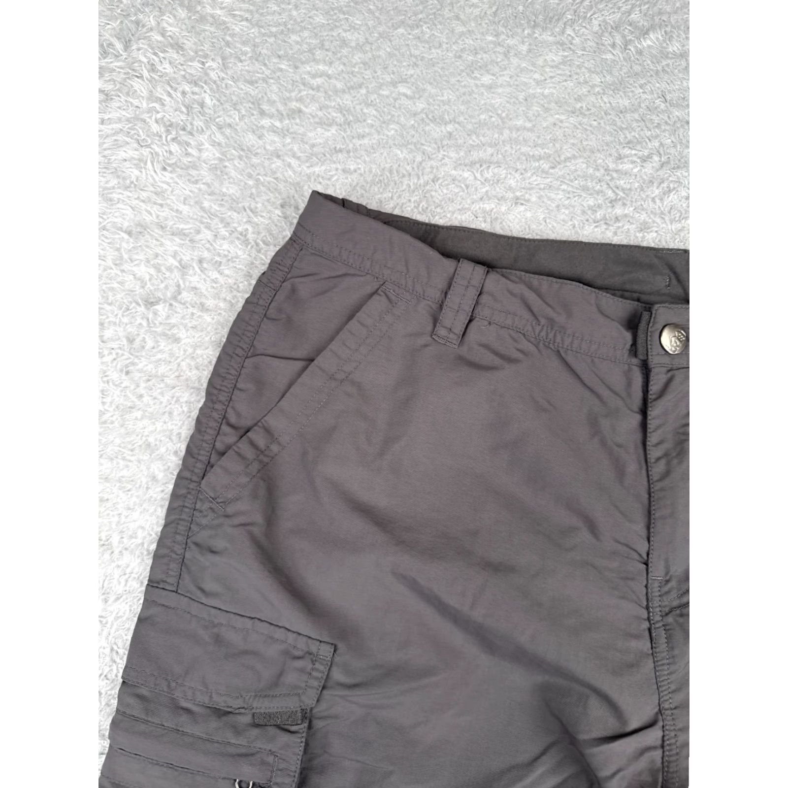 Vintage REI Shorts Women 12 Gray Cargo 100% Nylon Blend Hiking Camping Outdoor 32x9 Cargo Pocket Pockets Size 34" / US 12 / IT 48 - 4 Thumbnail