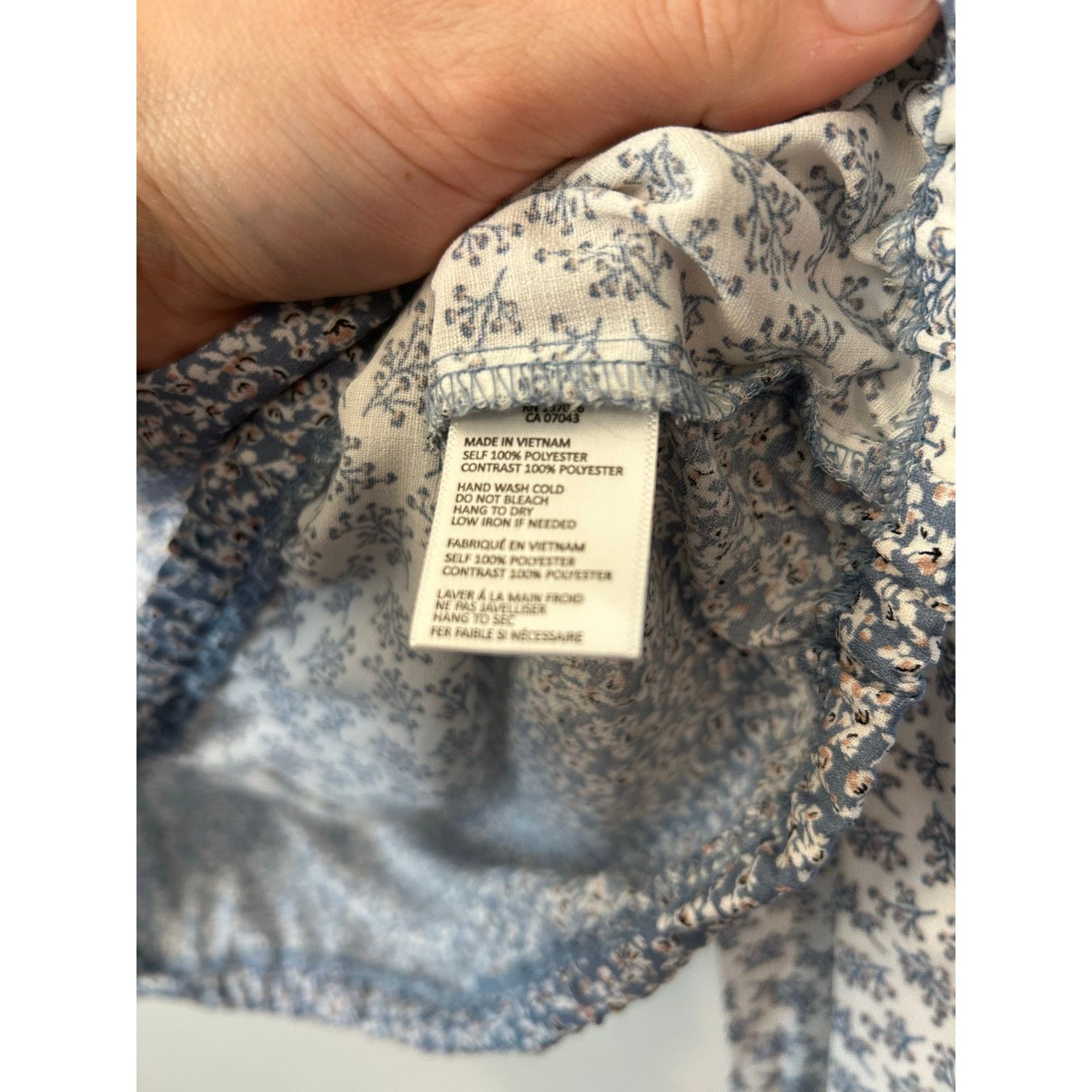 Anthropologie Paper Crane Dainty Floral Chiffon Blue Side Tie Top, Medium Size M / US 6-8 / IT 42-44 - 5 Thumbnail