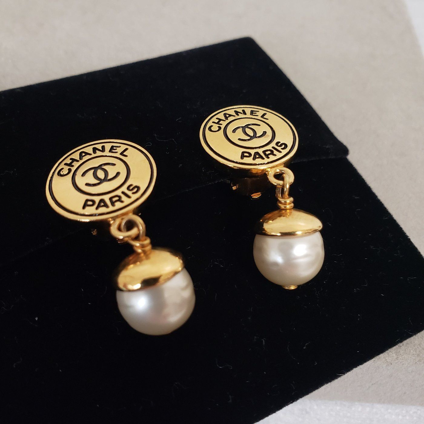 Chanel Chanel Paris CC Faux Pearl Dangle Clip On Size ONE SIZE - 8 Thumbnail
