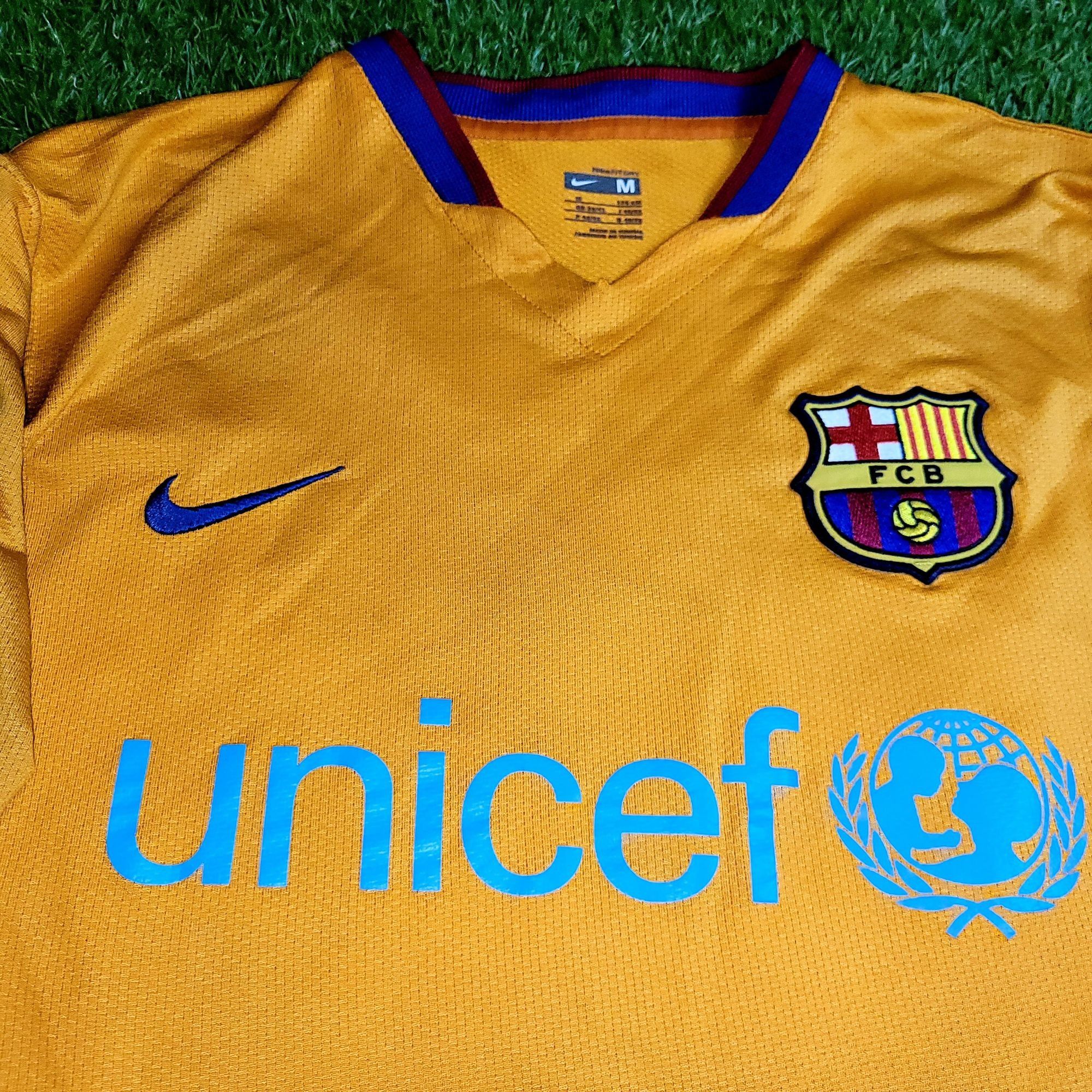 Nike Ronaldinho Barcelona 2006 2007 Away Soccer Jersey Shirt M Size US M / EU 48-50 / 2 - 3 Thumbnail