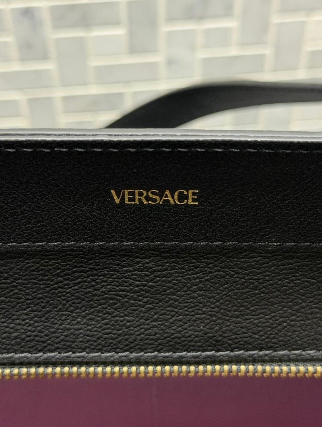 Versace Versace Medusa Large Tote Bag Black Leather Gold Hardware To Size ONE SIZE - 13 Thumbnail
