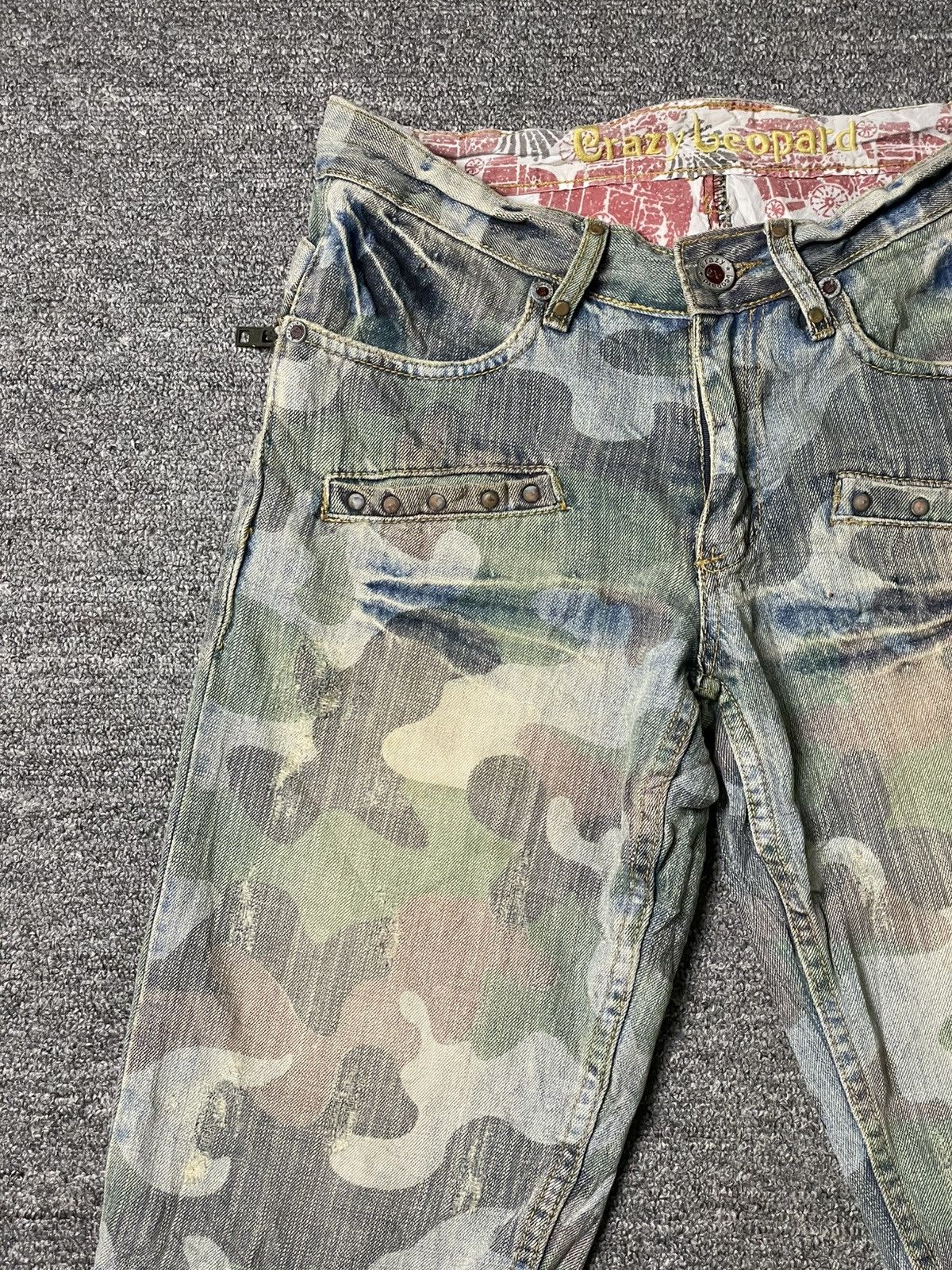 Japanese Brand × Vintage Vintage CRAZY LEOPARD Denim Shorts (95) Size US 28 / EU 44 - 2 Thumbnail