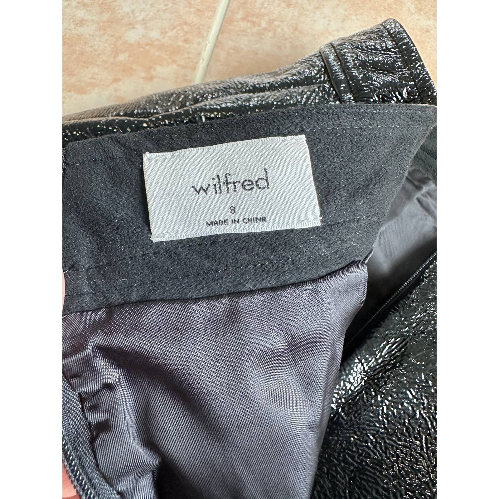 Aritzia Wilfred Black Worn once wrinkle faux leather mini skirt sz 8 Size 30" / US 8 / IT 44 - 5 Thumbnail