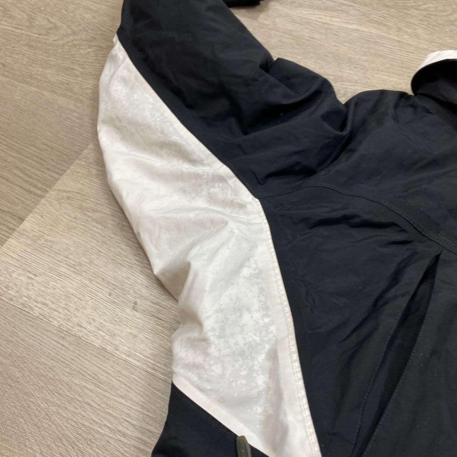 Nike Vintage Nike ACG Layer 2 Nylon Jacket Men's Medium Gorpcore Size US M / EU 48-50 / 2 - 13 Thumbnail