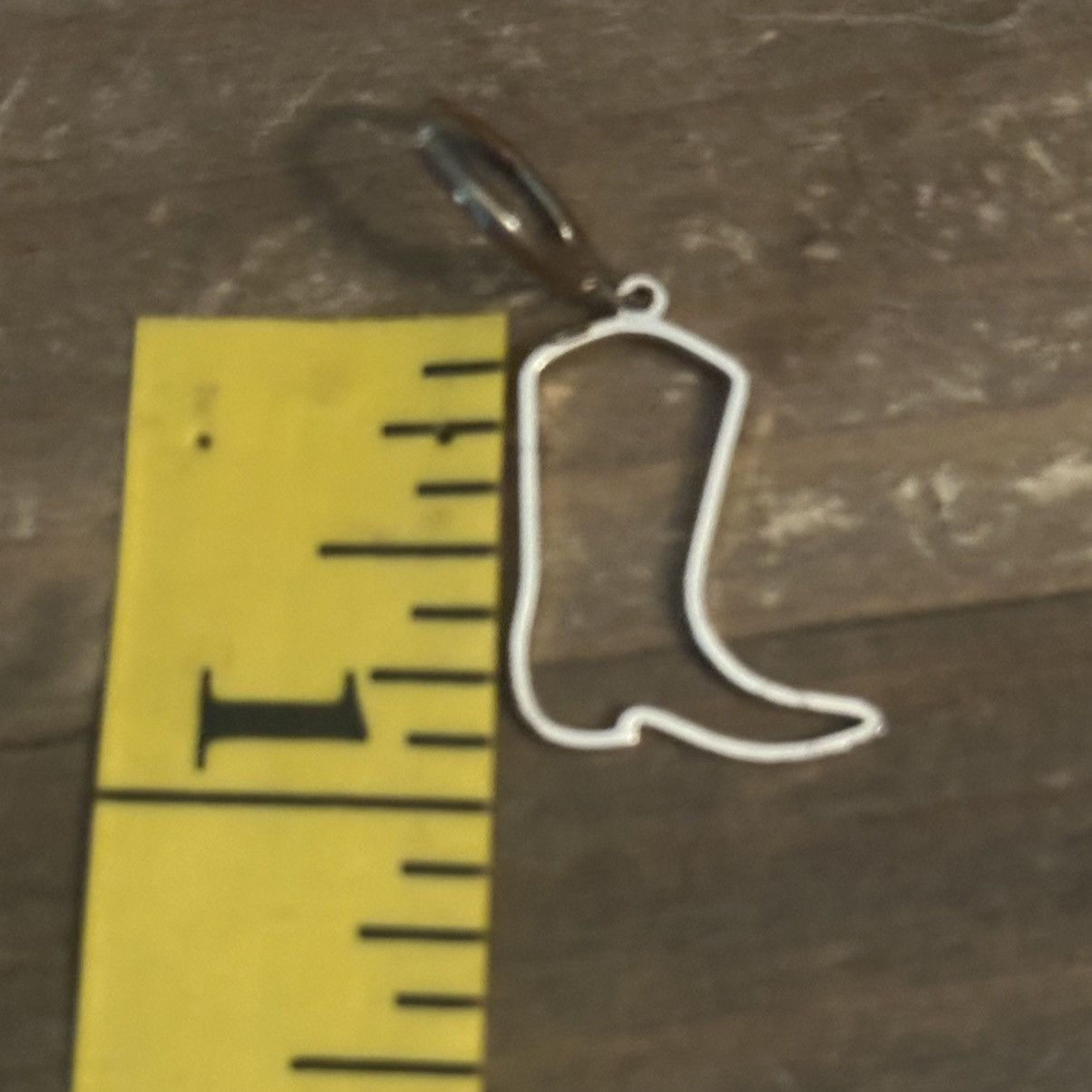 Other Gold tone cut out cowboy boots dangle earrings Size ONE SIZE - 4 Thumbnail