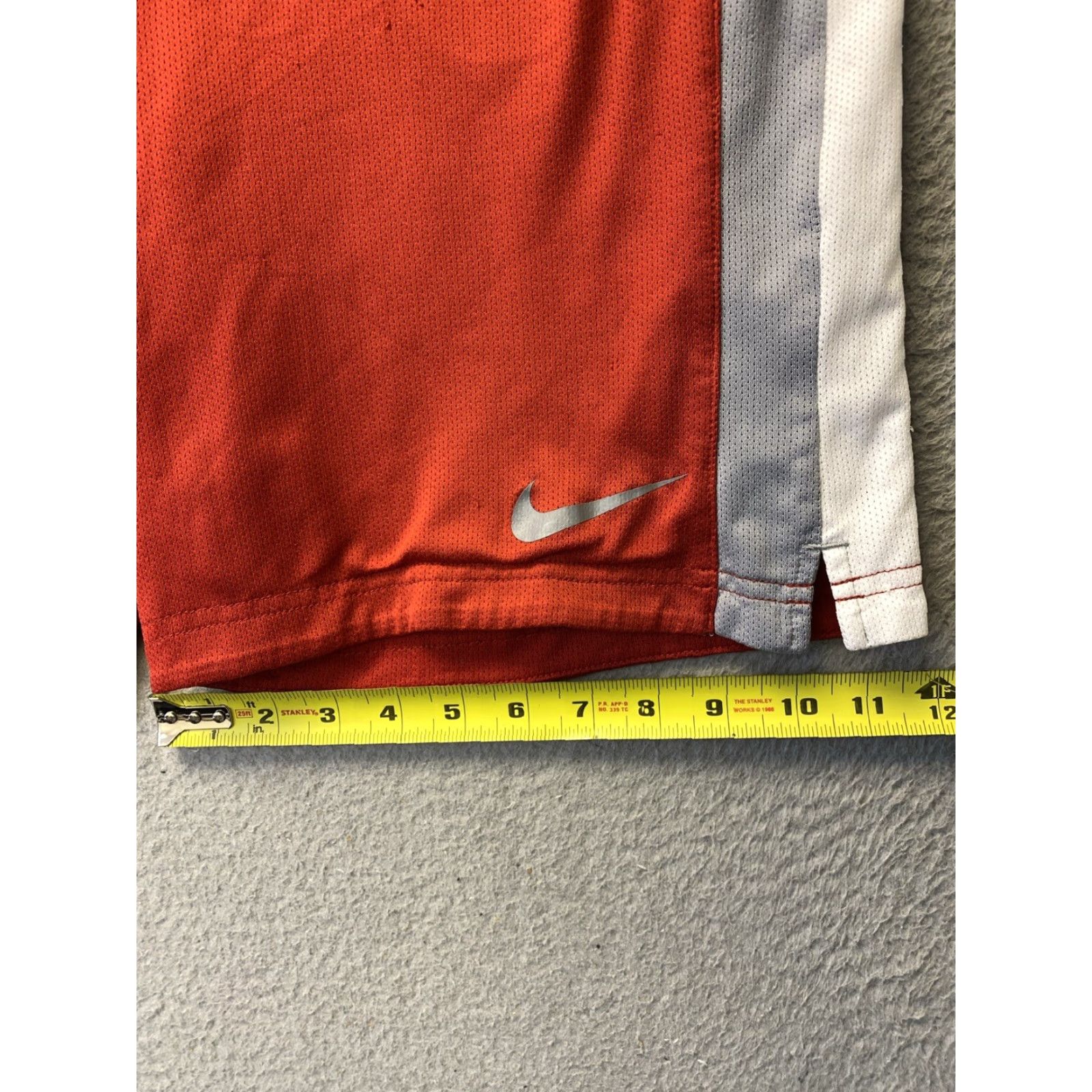 Nike Nike Shorts Basketball Men Medium Red Athletic Performance 90s? (Note: The user asked to output new title only; ensure no extraneous text.) Size US 31 - 6 Thumbnail