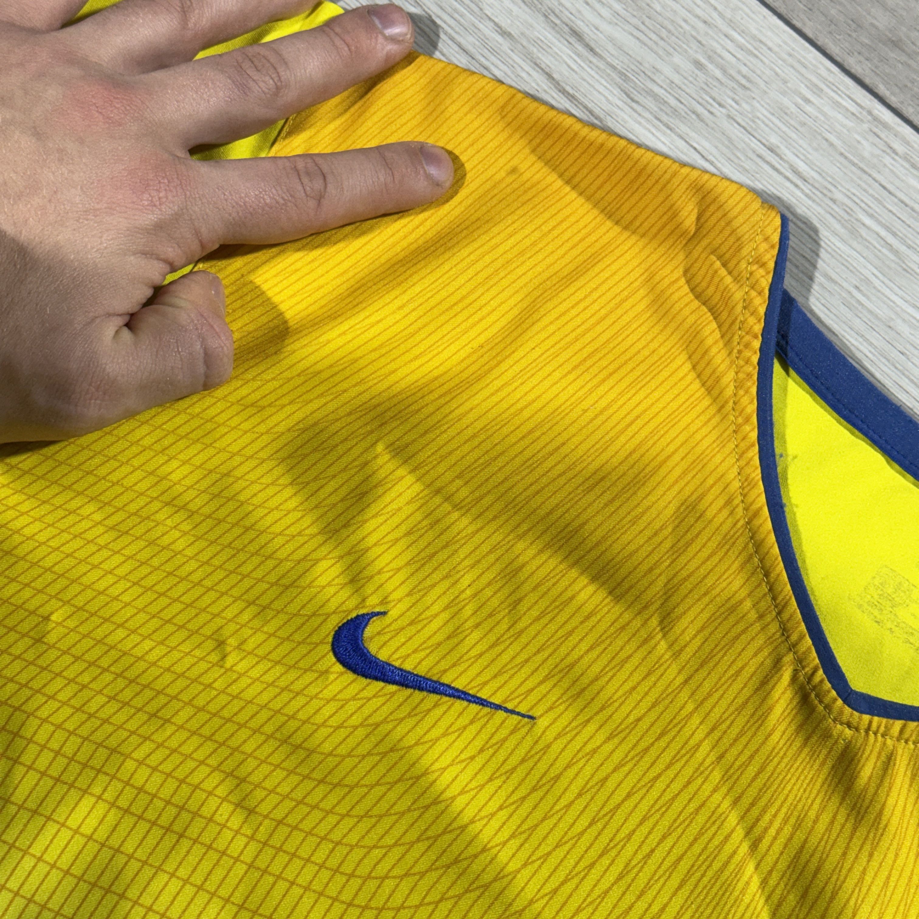 Nike Leeds United 2002-2004 Nike Strongbow Away Jersey Size L Size US L / EU 52-54 / 3 - 6 Thumbnail