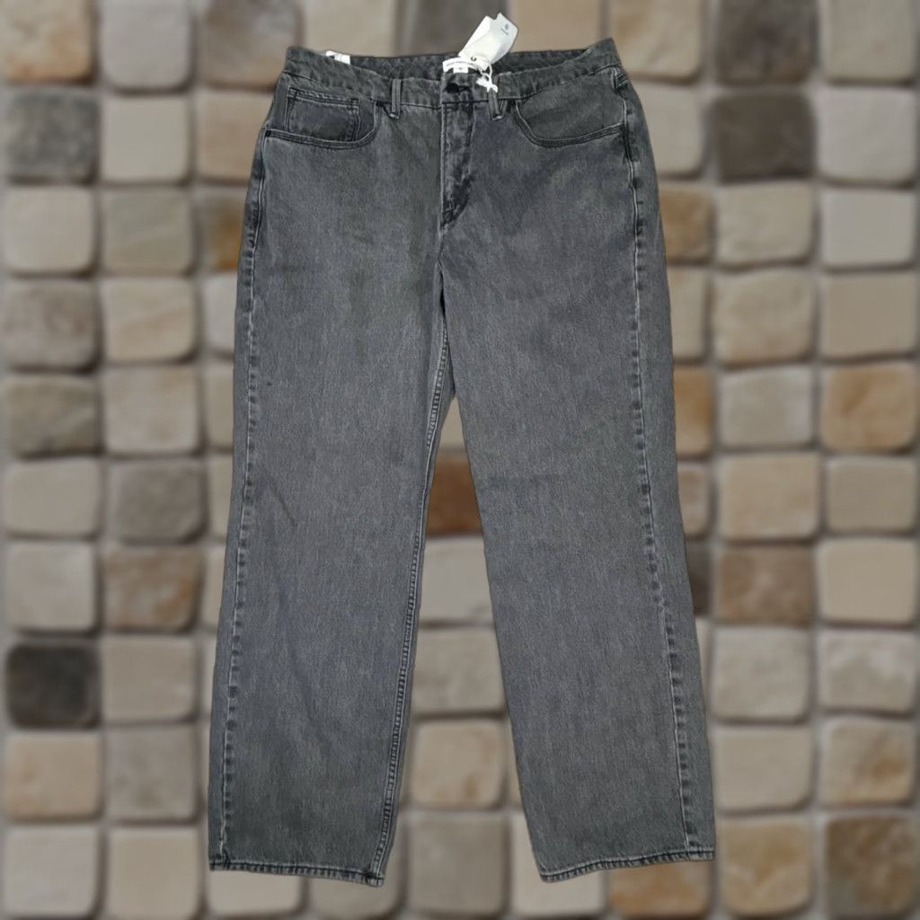 Good American Good American Jeans Womens 15 Gray Denim High Rise Straight Jeans 15 Gray Womens High Rise Straight Good American Jeans Store Size 36" / US 14 / IT 50 - 1 Thumbnail