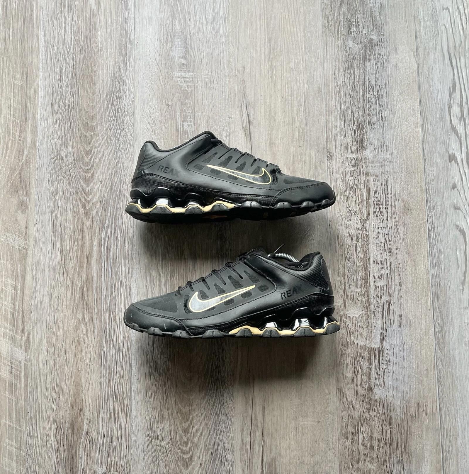 Nike NIKE • Reax 8 TR Mesh "Black Metallic Gold" (10M) Size US 10 / EU 43 - 1 Thumbnail