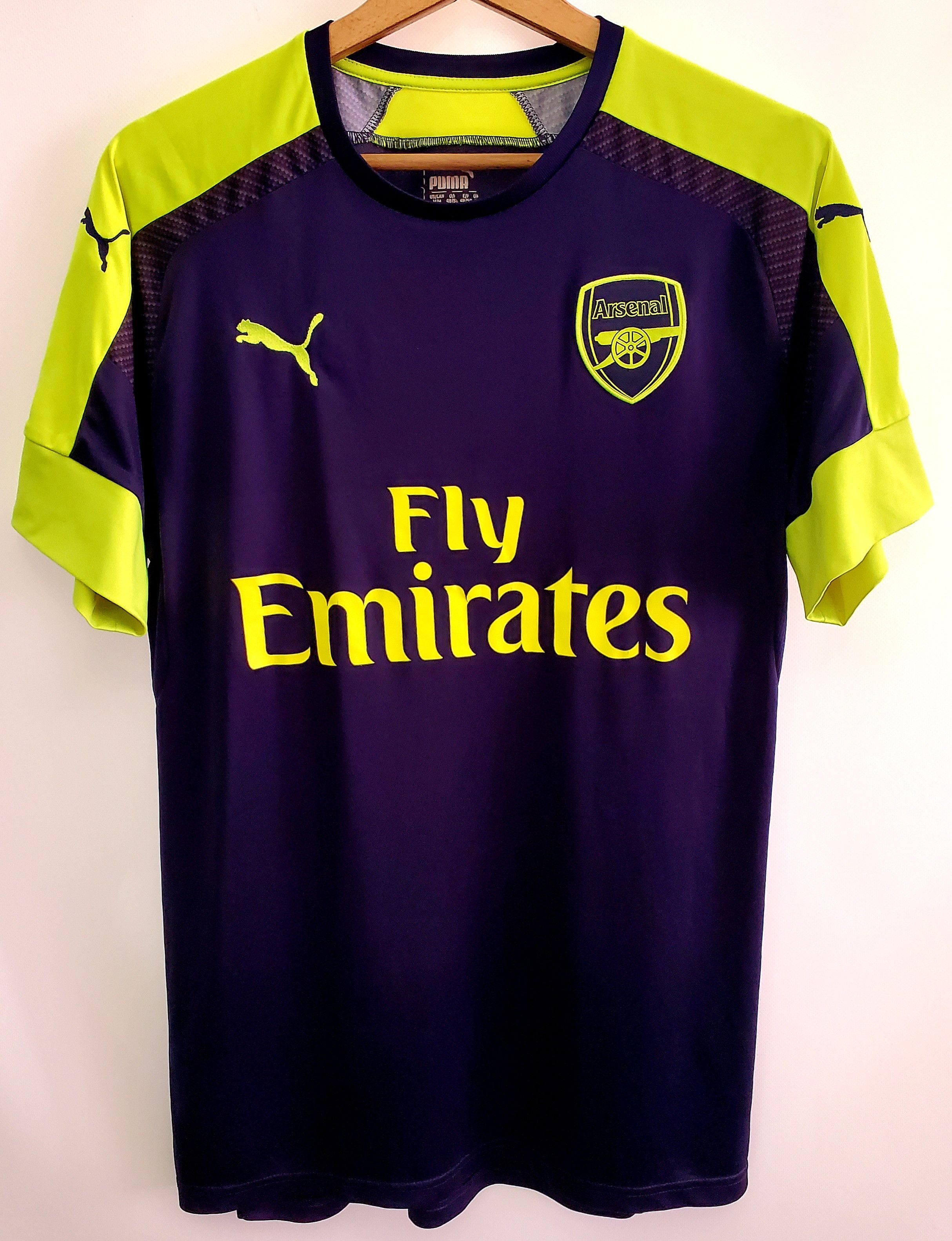 Puma ARSENAL LONDON 2016 -2017 puma soccer jersey size M Size US M / EU 48-50 / 2 - 1 Thumbnail