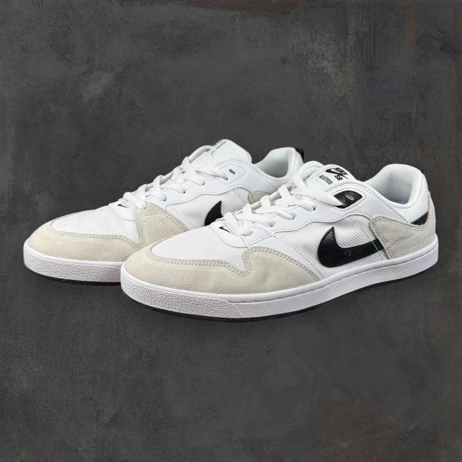 Nike Nike SB Alleyoop White/Black Size 12 CJ0882-100 NIB Size US 12 / EU 45 - 5 Thumbnail
