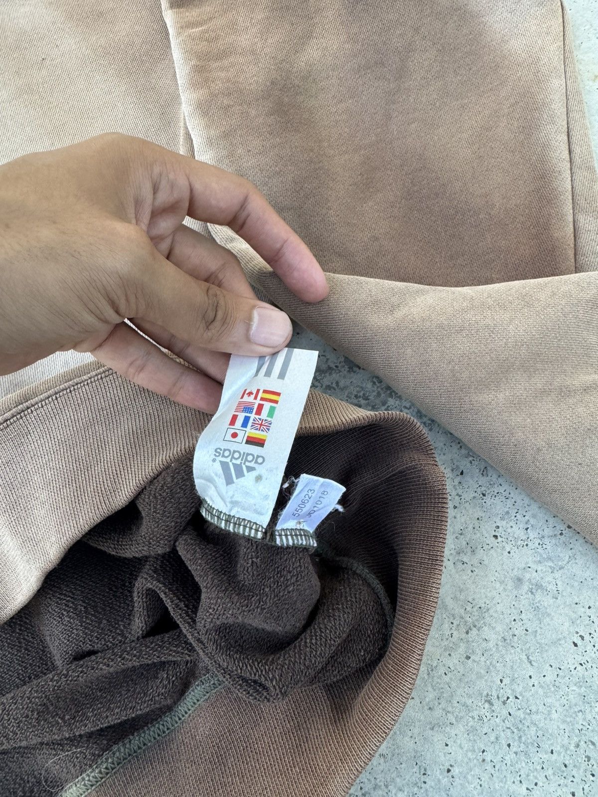 Adidas Distressed Vintage Y2K Sun Faded Adidas Crewneck Size US M / EU 48-50 / 2 - 7 Thumbnail