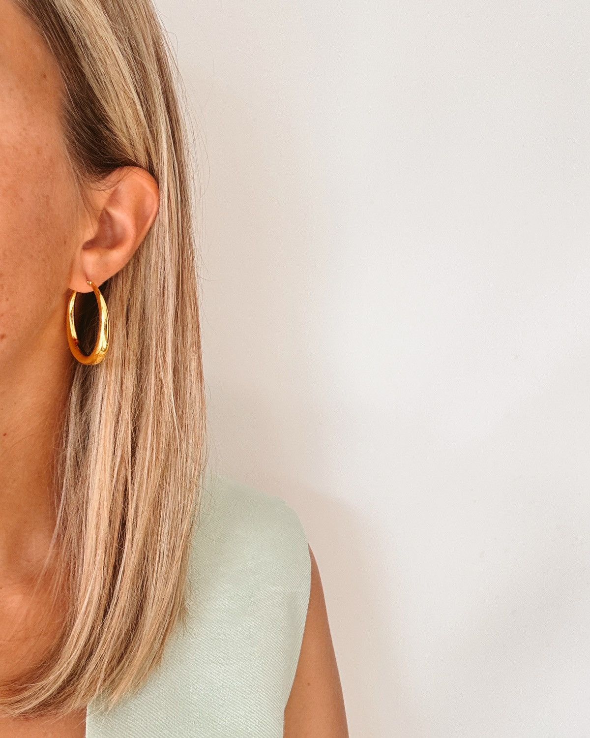 Vintage Gold plated hoops earrings. Size ONE SIZE - 1 Thumbnail