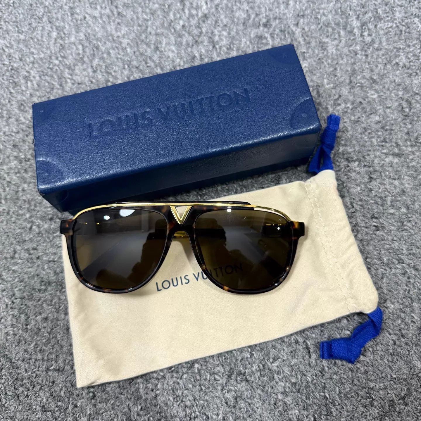 Louis Vuitton LV Sunglasses 95 New Size ONE SIZE - 1 Thumbnail