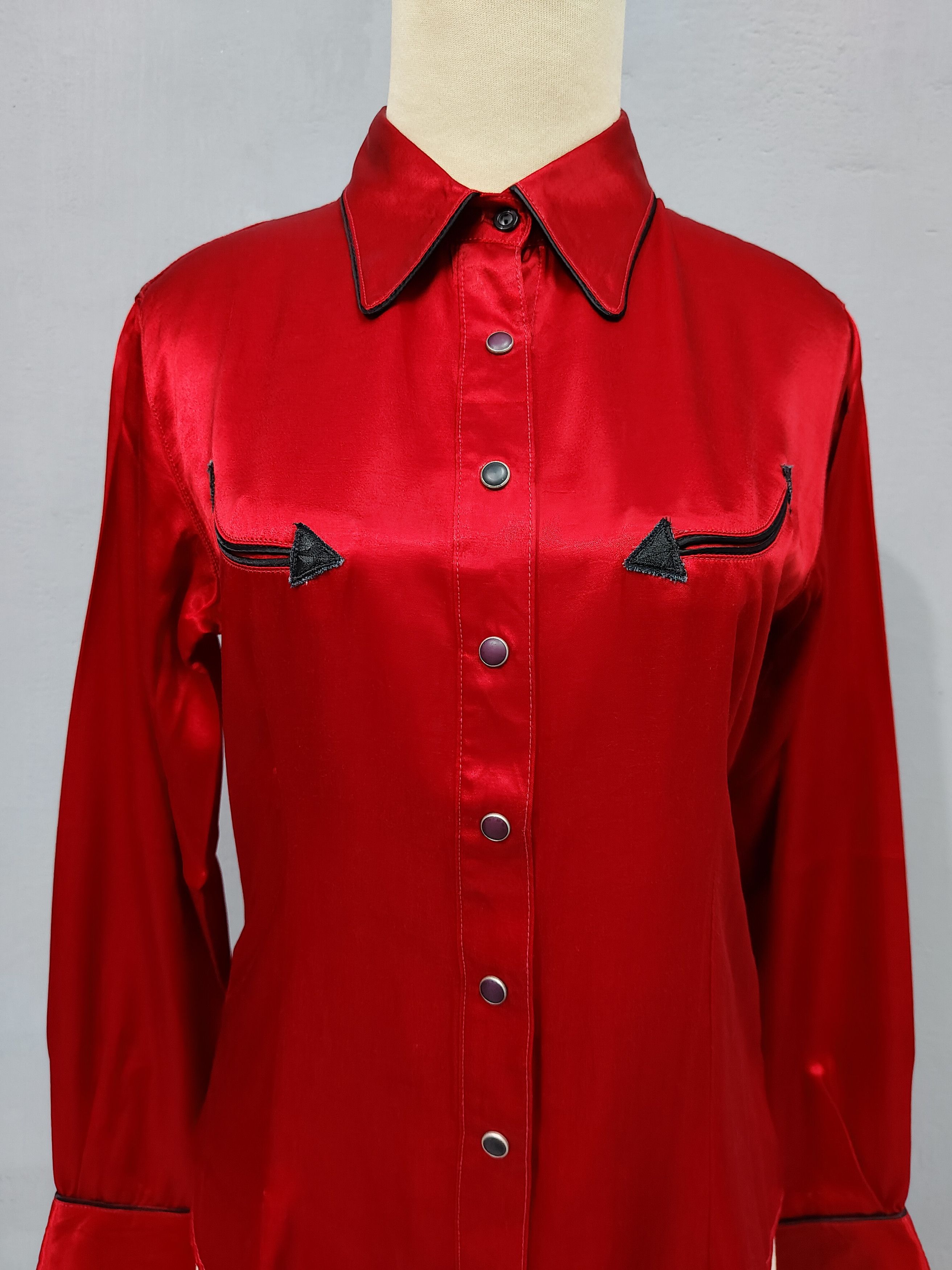 Guess 90s Guess🔥Western Iconic Arrow Embroidered Rayon Shirt Size M / US 6-8 / IT 42-44 - 2 Thumbnail