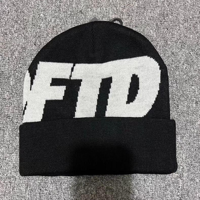 Undefeated Undefeated Large Logo Knit Beanie. Q7 Size ONE SIZE - 6 Thumbnail