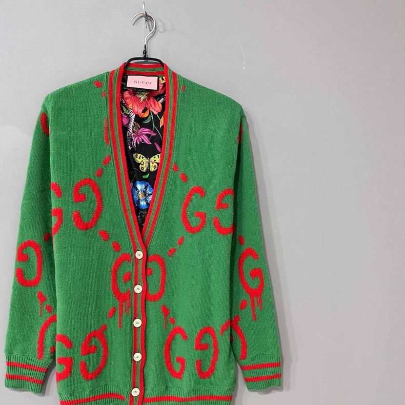 Gucci Gucci Large logo full print inner silk cardigan jacket 2502 Size US S / EU 44-46 / 1 - 2 Thumbnail