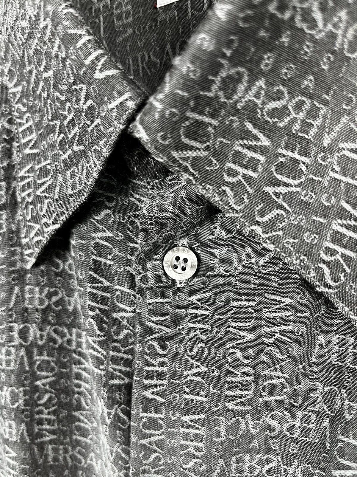 Versace × Versace Jeans Couture × Versus Versace Versace shirt vintage 90s Size US L / EU 52-54 / 3 - 6 Thumbnail