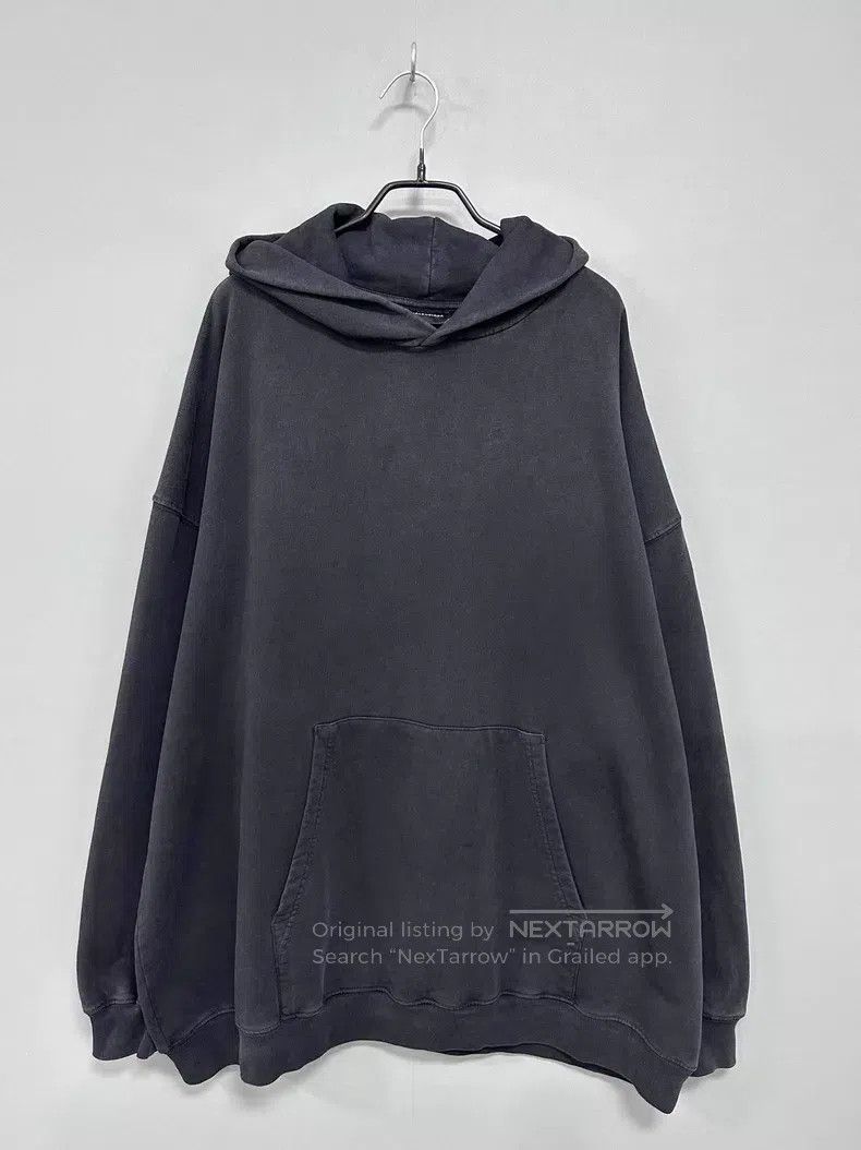 Balenciaga Balenciaga Back Crystal Hoodie Size US S / EU 44-46 / 1 - 1 Thumbnail