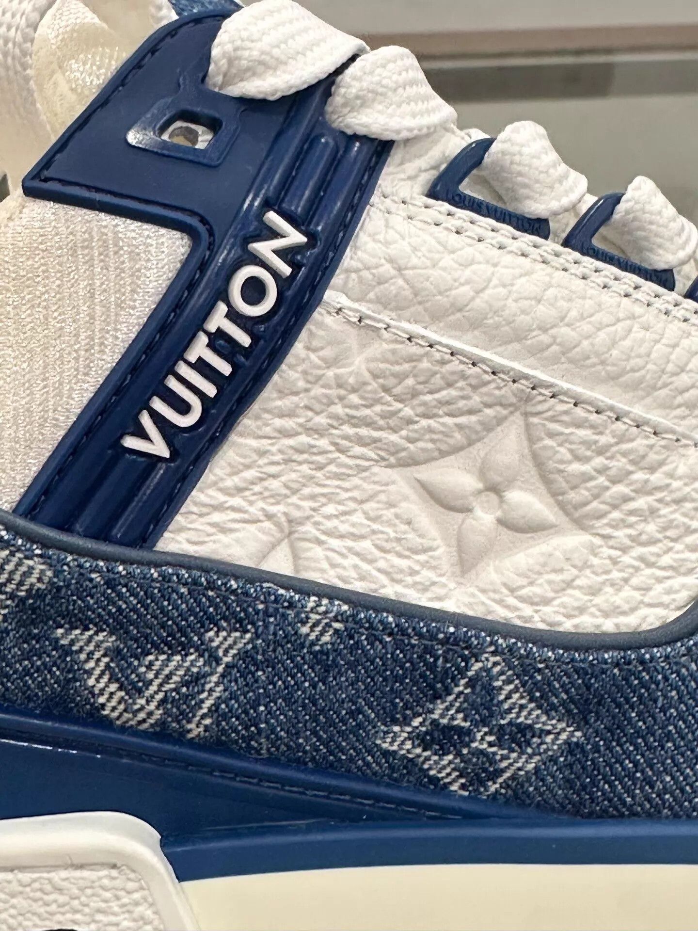 Louis Vuitton LV Blue Denim Monogram Trainer UK6 (EU 40) BNIB Size US 7 / EU 40 - 7 Thumbnail