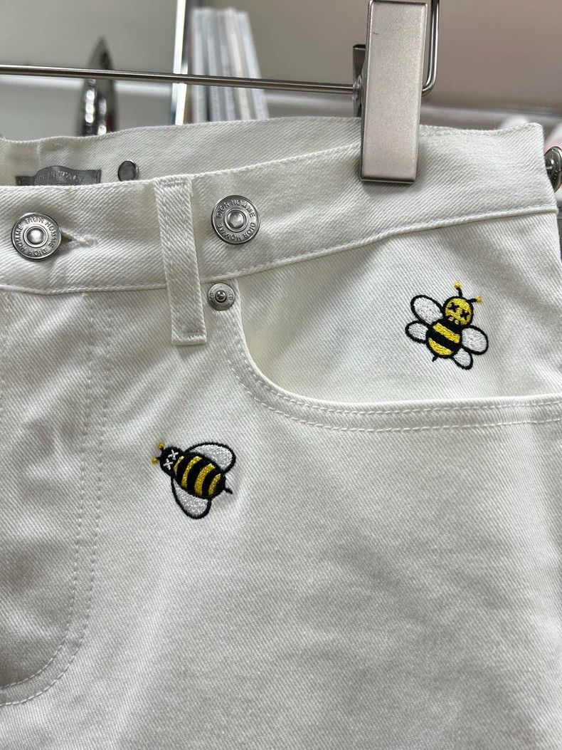 Dior Dior Embroidered little bee white jeans 2501-Nextarrow Size US 28 / EU 44 - 7 Thumbnail