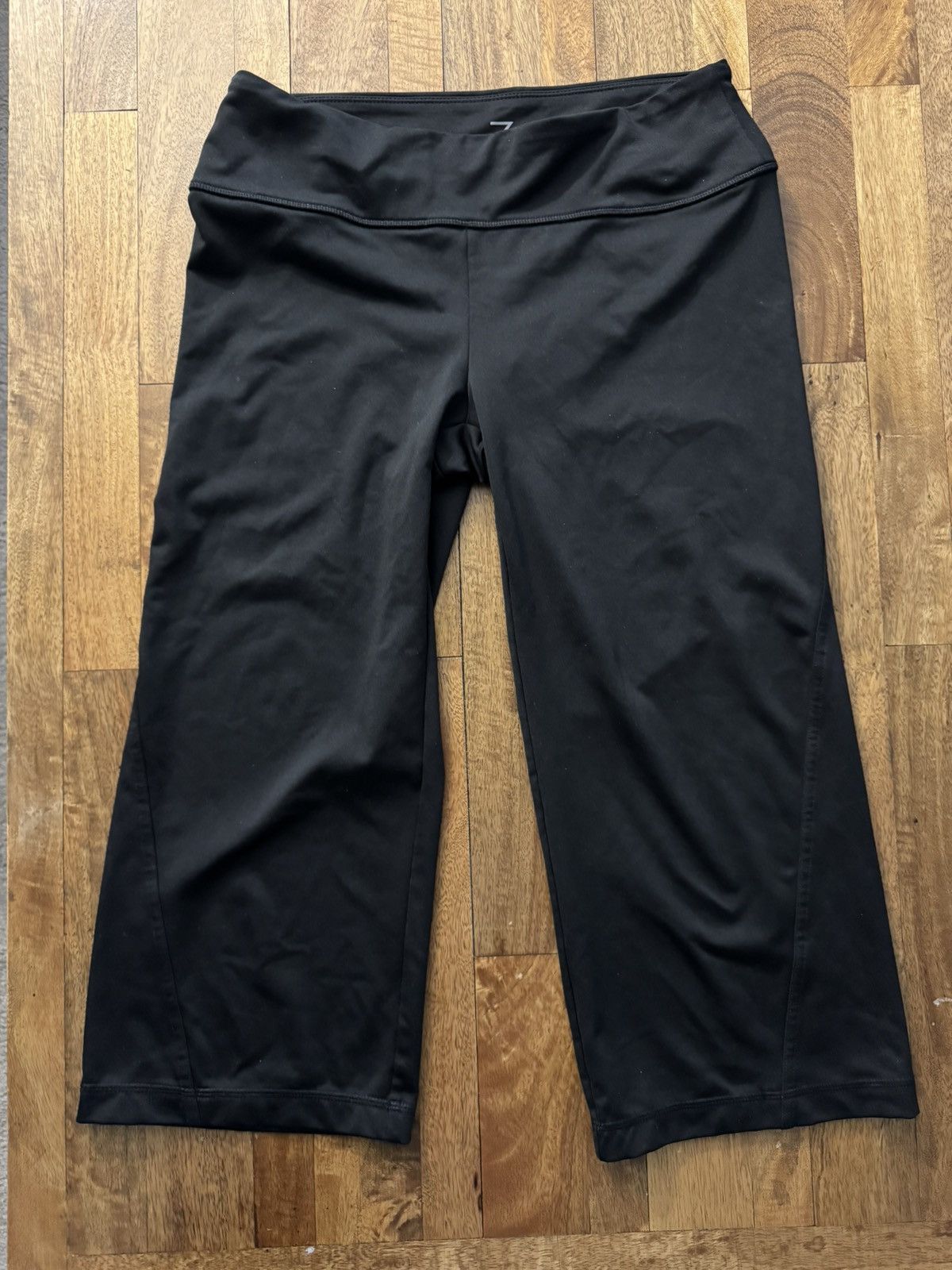 Nordstrom Zella Black Capri Leggings Womens M Athletic Size 30" / US 8 / IT 44 - 1 Thumbnail
