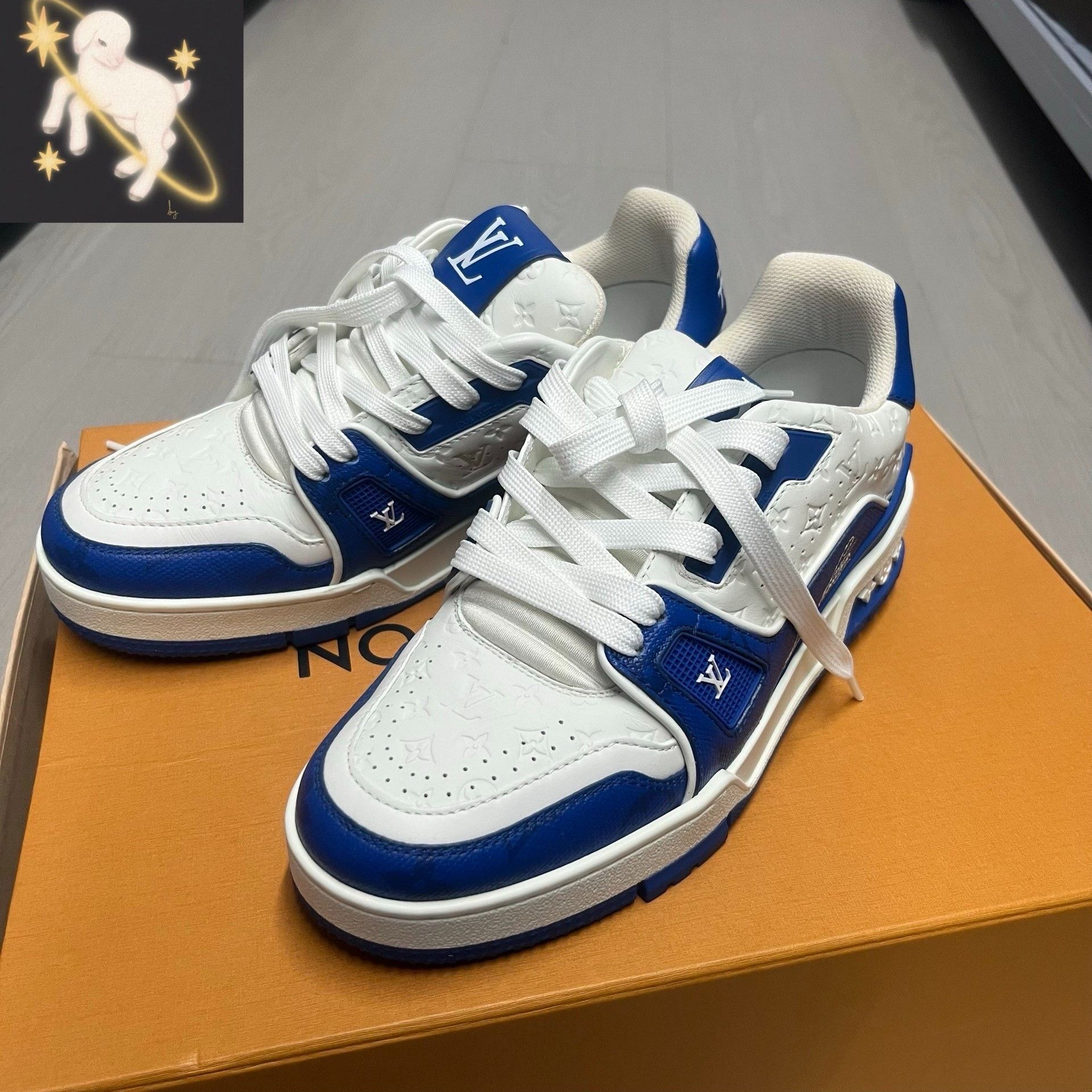 Louis Vuitton Louis Vuitton Blue Lowtop Sneakers XS Men Size US 10 / EU 43 - 1 Thumbnail